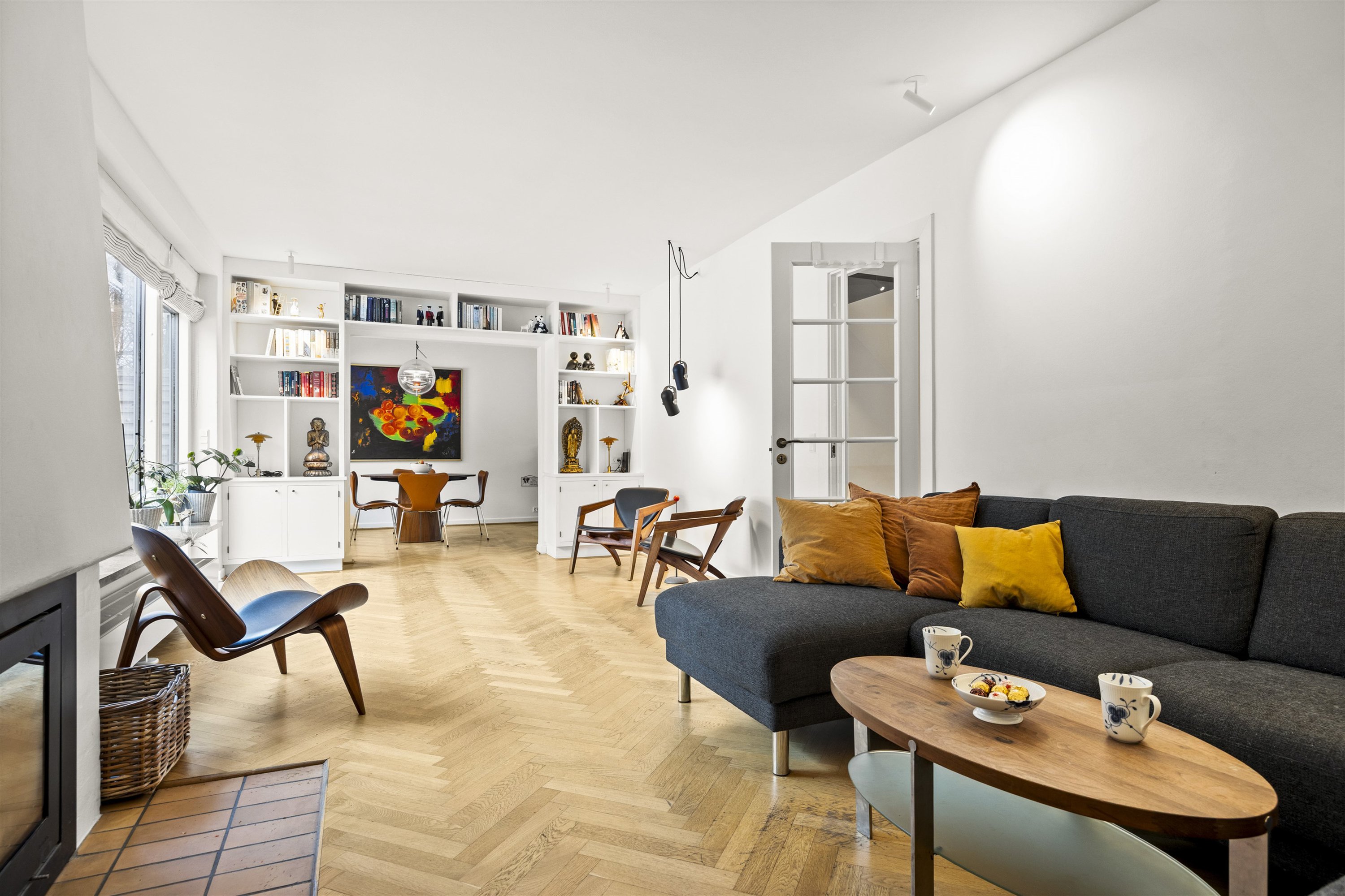 Fremhævet stue billede i fuldskærmstilstand. Billede af Ellesøpark 53, 2950 Vedbæk