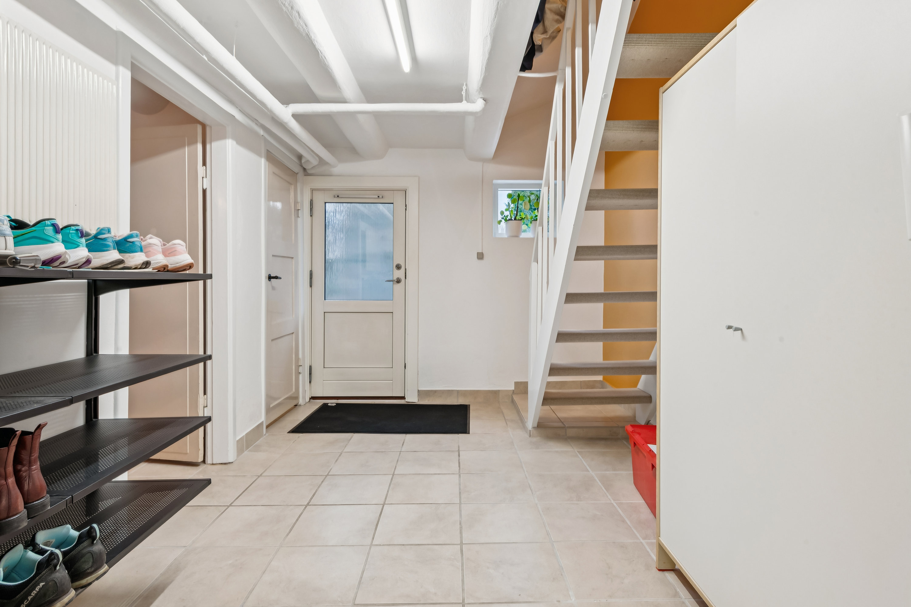 Fremhævet gang billede i fuldskærmstilstand. Billede af Pilevænget 18, 2800 Kongens Lyngby