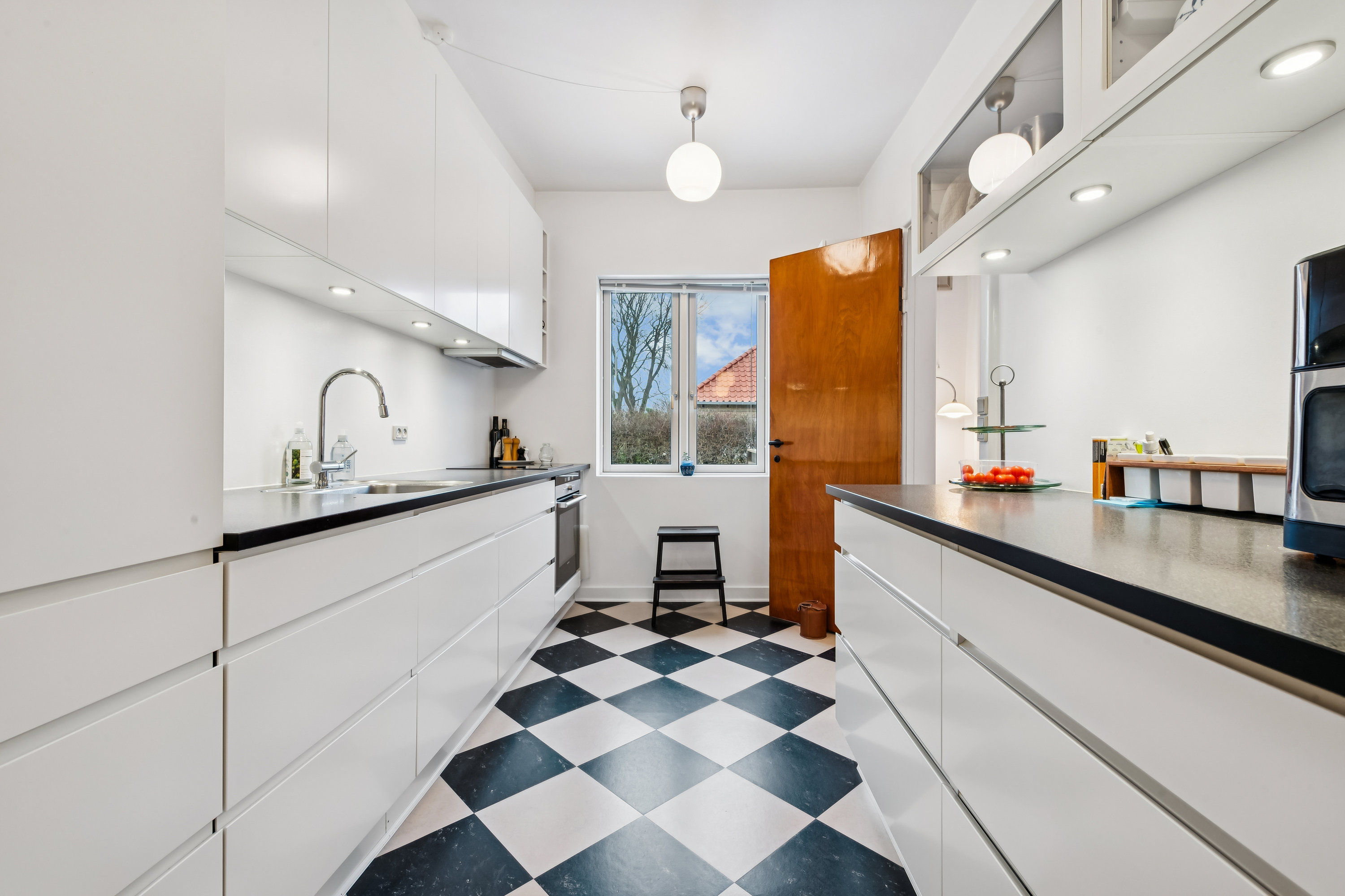 Fremhævet køkken billede i fuldskærmstilstand. Billede af Pilevænget 18, 2800 Kongens Lyngby