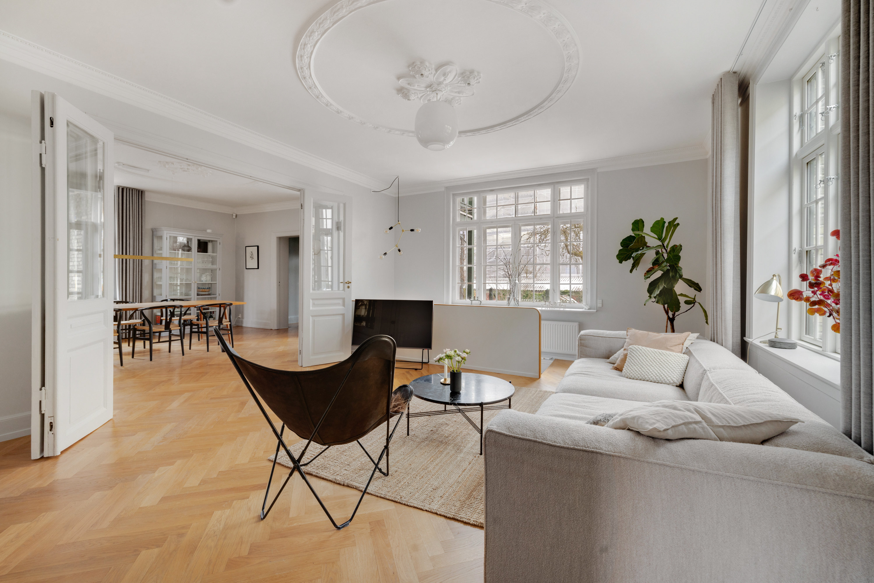 Fremhævet andet billede i fuldskærmstilstand. Billede af Ceresvej 26, st.., 1863 Frederiksberg C