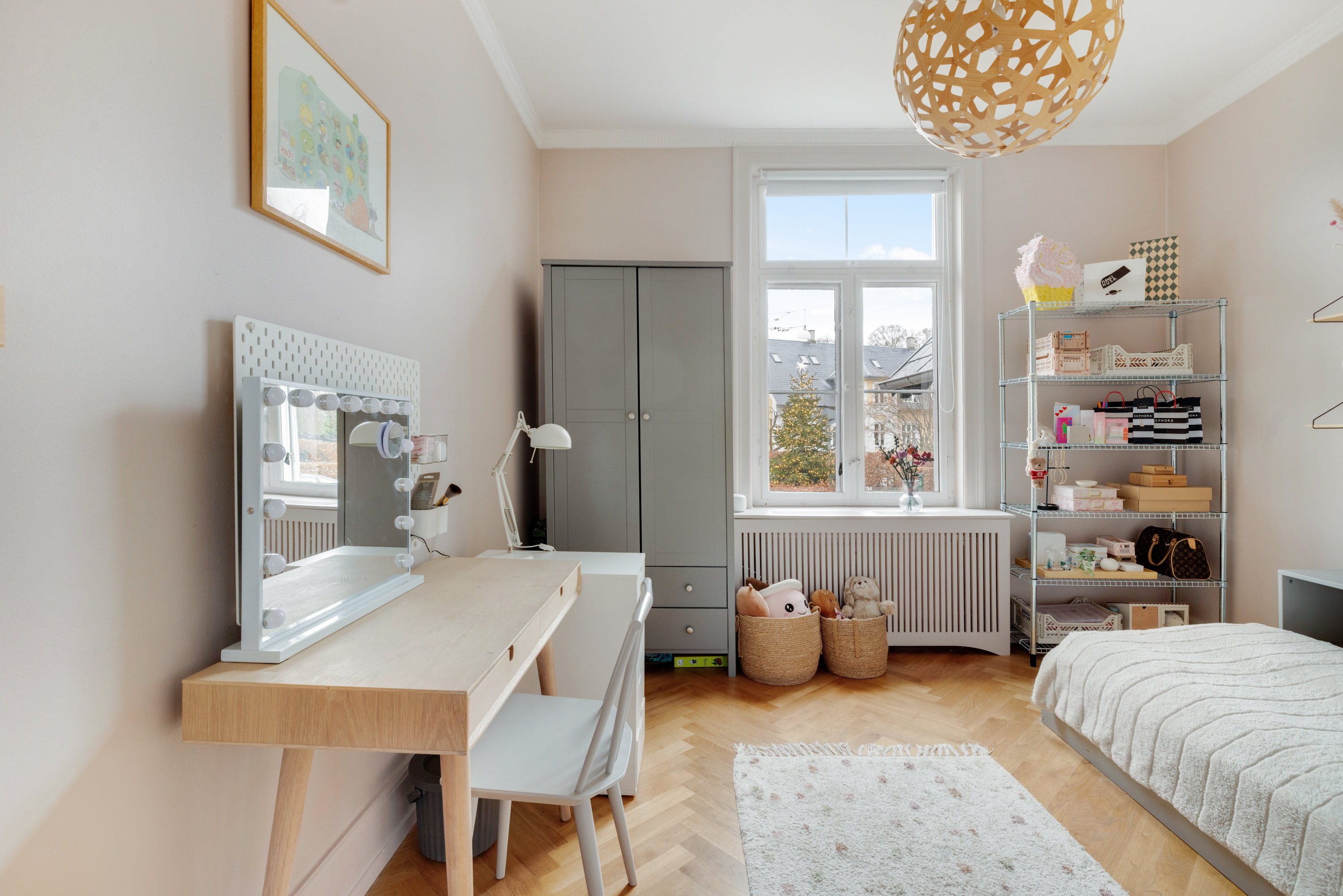 Fremhævet andet billede i fuldskærmstilstand. Billede af Ceresvej 26, st.., 1863 Frederiksberg C