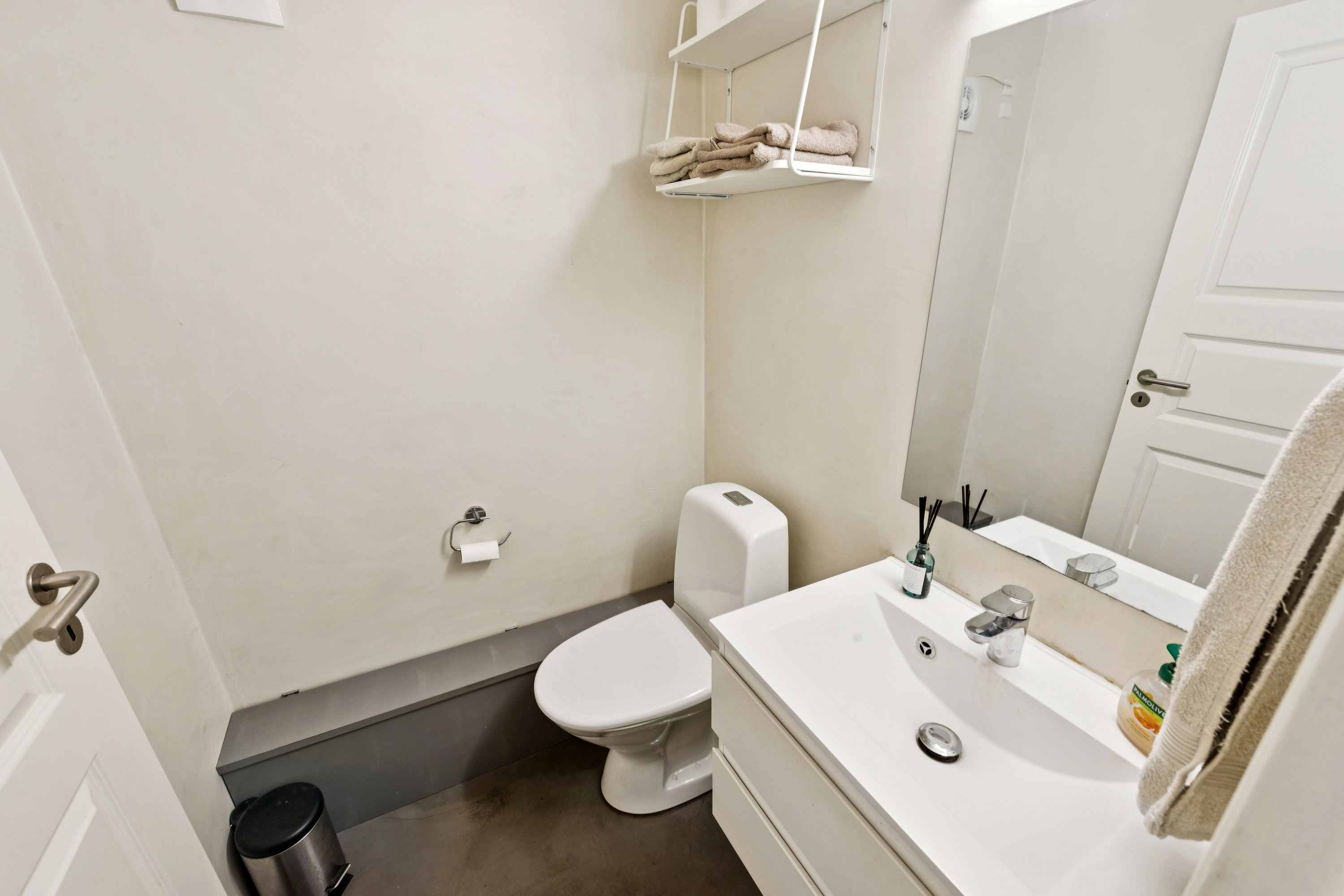 Fremhævet badeværelse billede i fuldskærmstilstand. Billede af Hallandsparken 86, Høje Taastrup, 2630 Taastrup