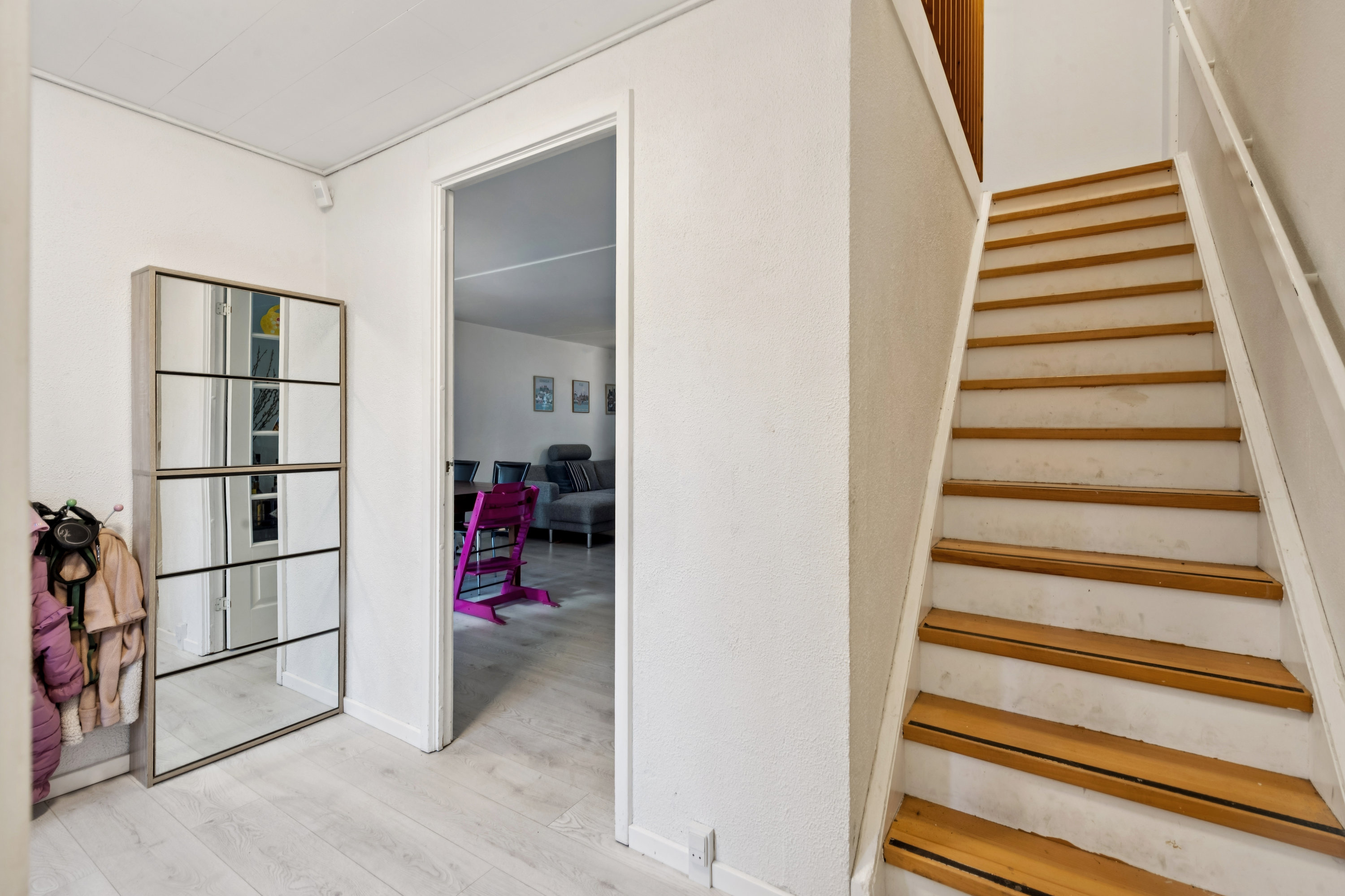 Fremhævet gang billede i fuldskærmstilstand. Billede af Hallandsparken 86, Høje Taastrup, 2630 Taastrup