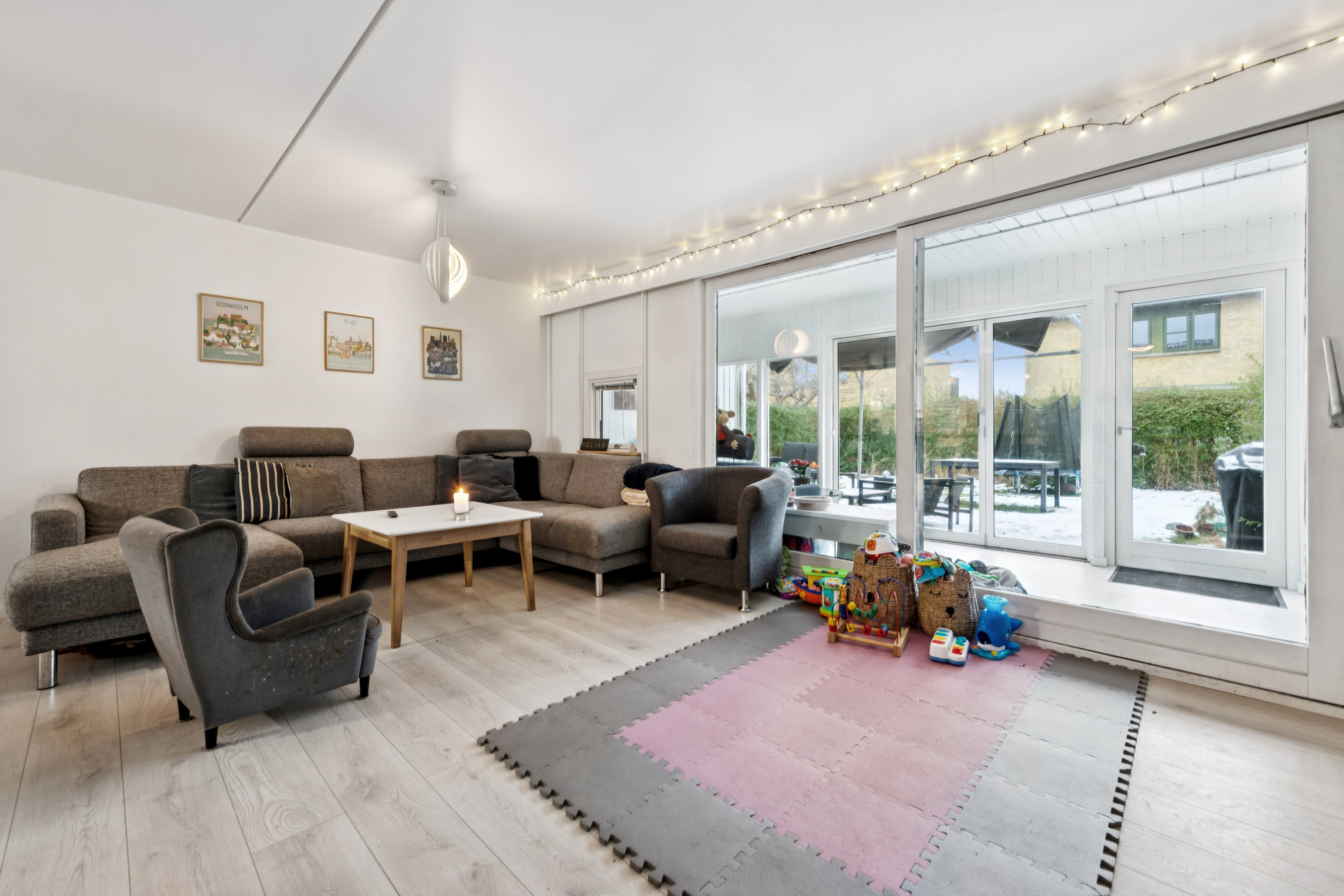 Fremhævet stue billede i fuldskærmstilstand. Billede af Hallandsparken 86, Høje Taastrup, 2630 Taastrup