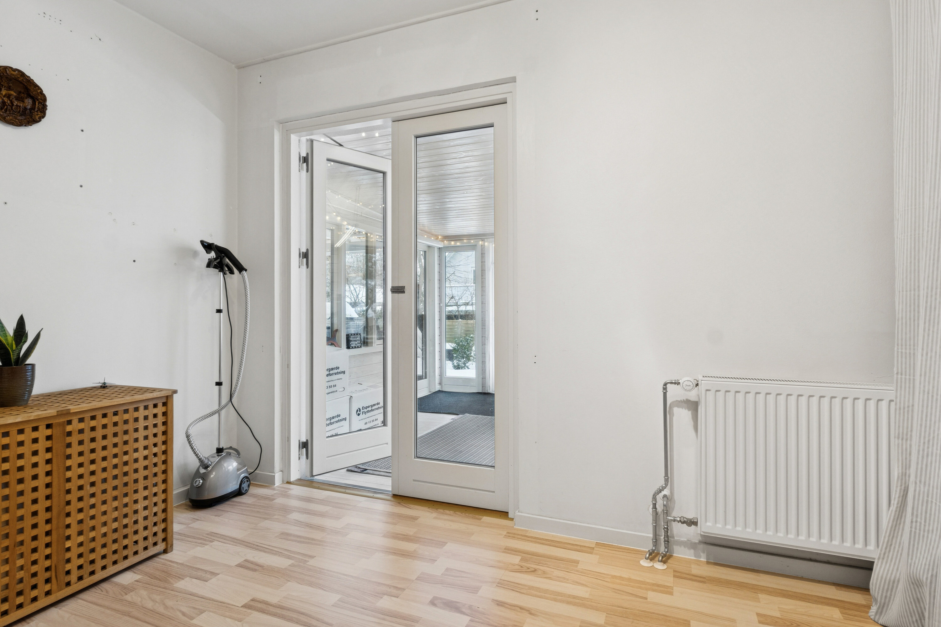 Fremhævet gang billede i fuldskærmstilstand. Billede af Rønnevej 3, 2980 Kokkedal