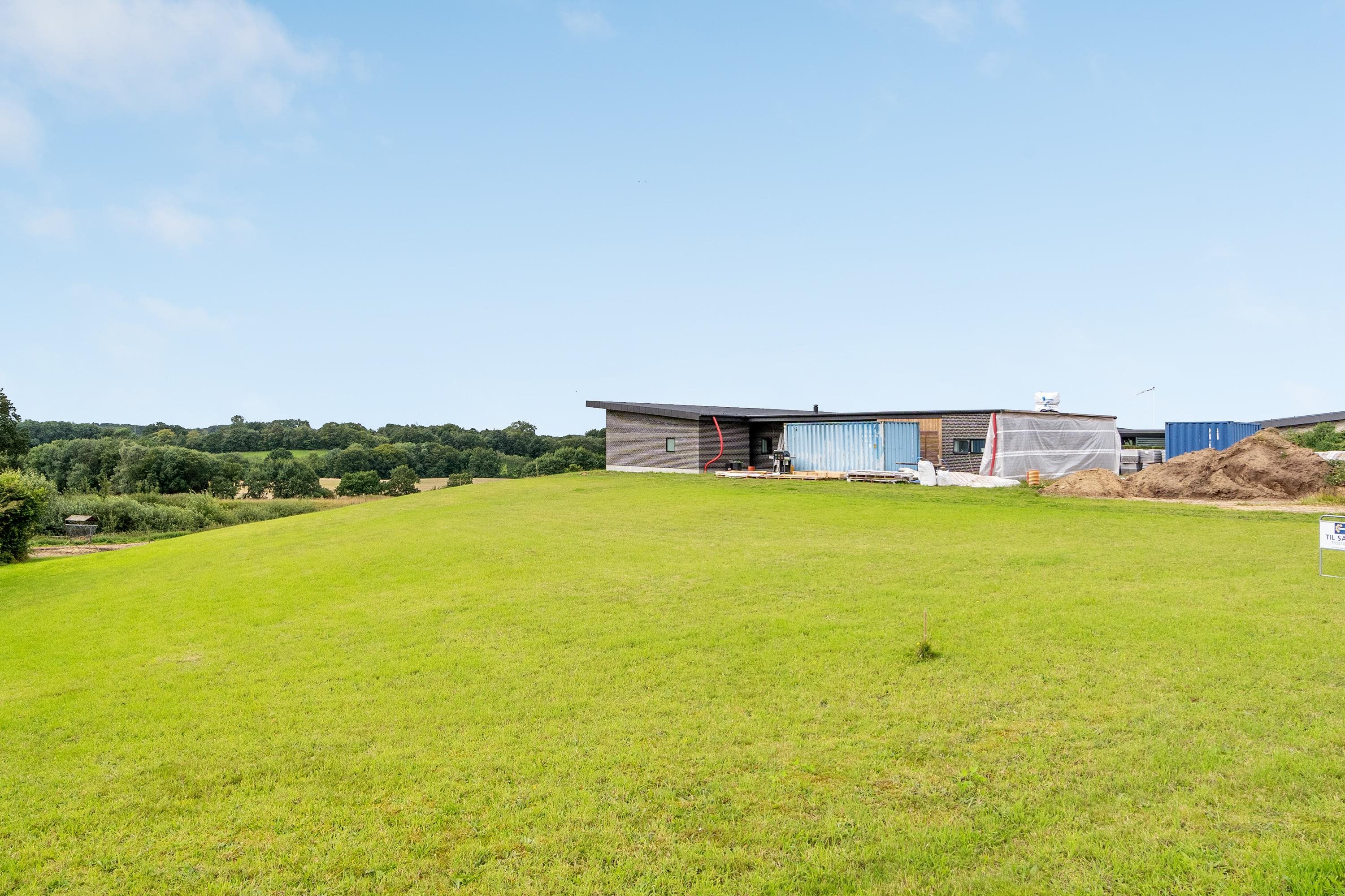 Miniaturebillede 2: grund. Billede af Hjelmdrupvej 64, 6040 Egtved