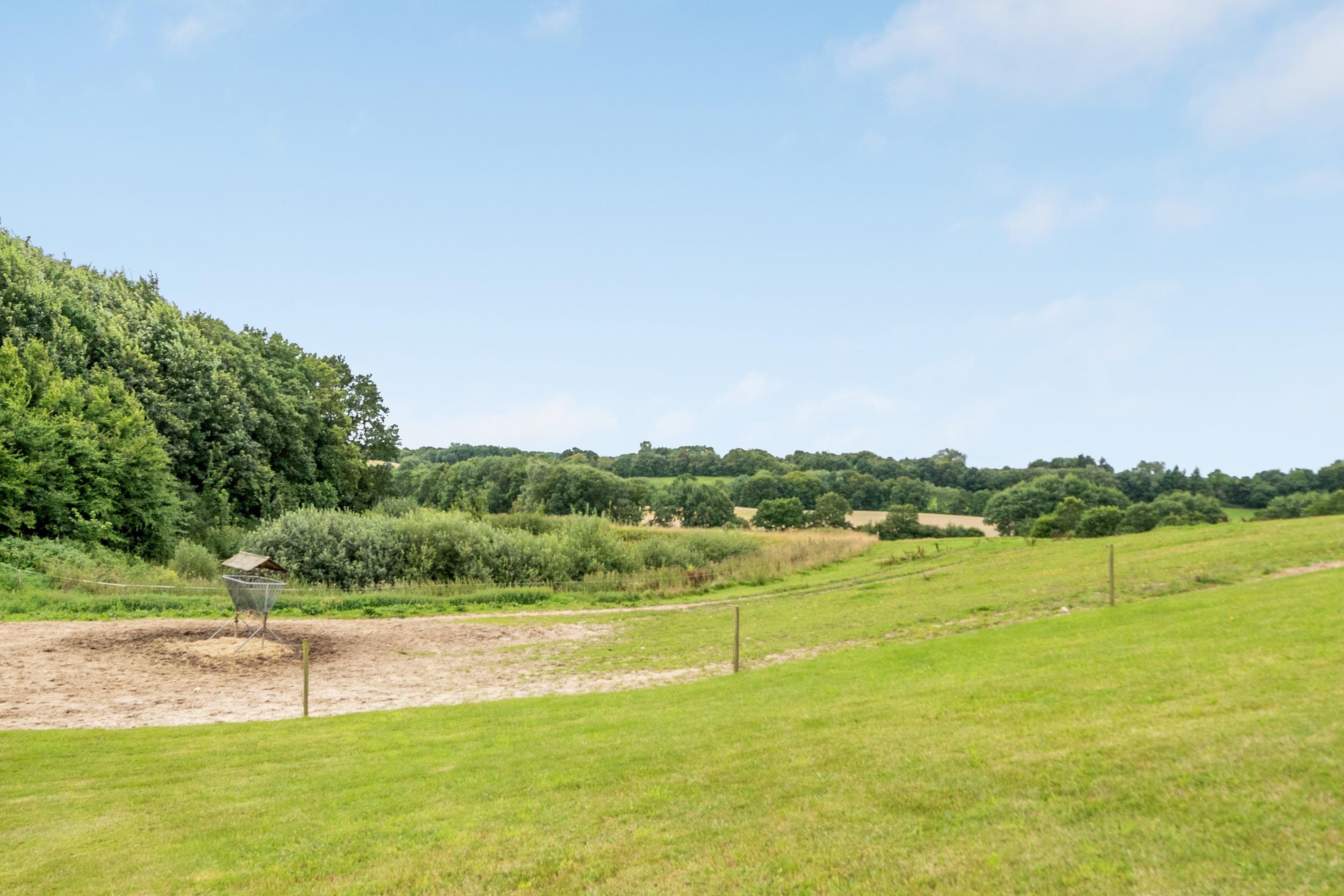 Fremhævet grund billede i fuldskærmstilstand. Billede af Hjelmdrupvej 64, 6040 Egtved