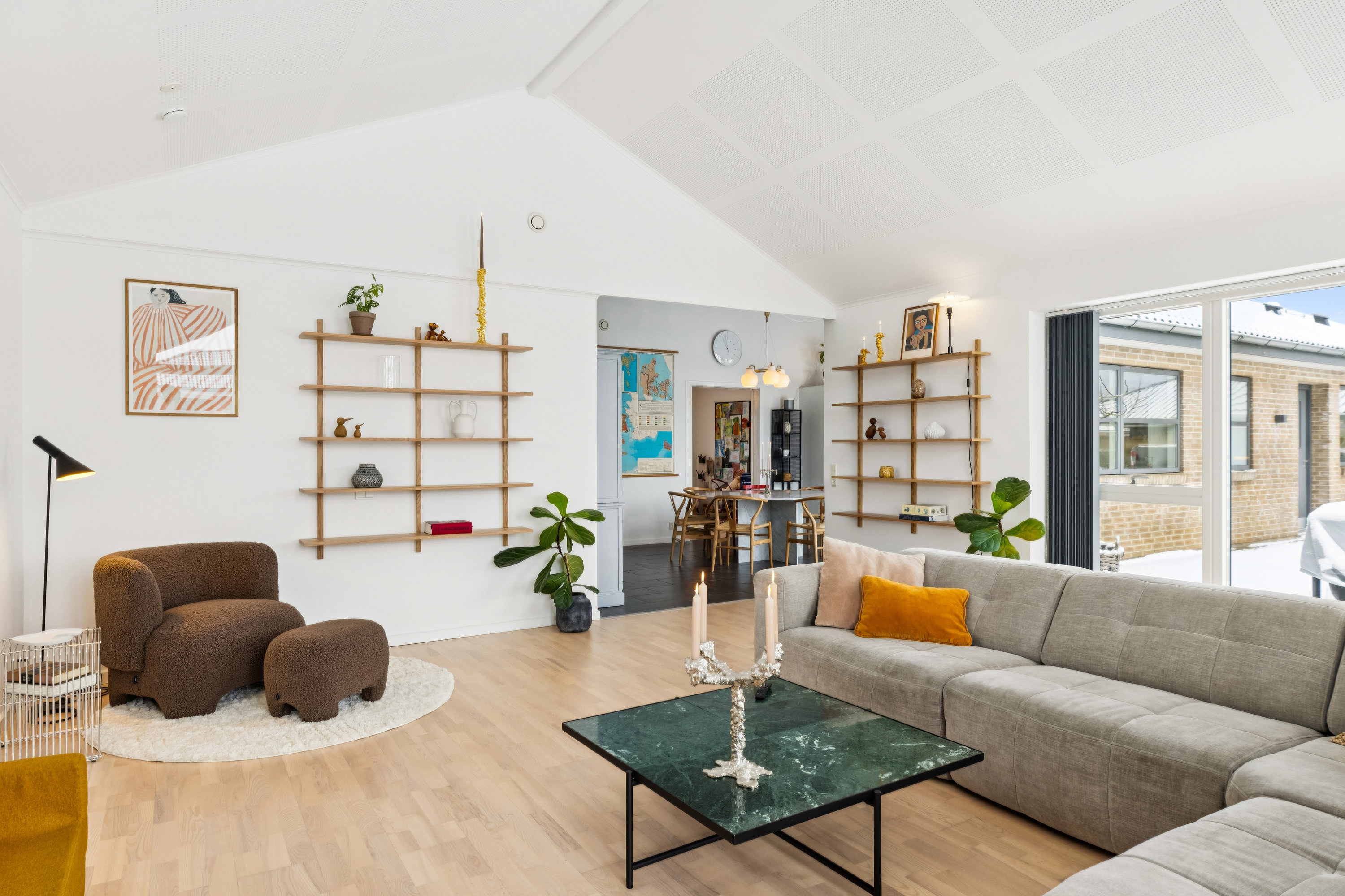 Fremhævet stue billede i fuldskærmstilstand. Billede af Midtkobbel 91, Kollund, 6340 Kruså