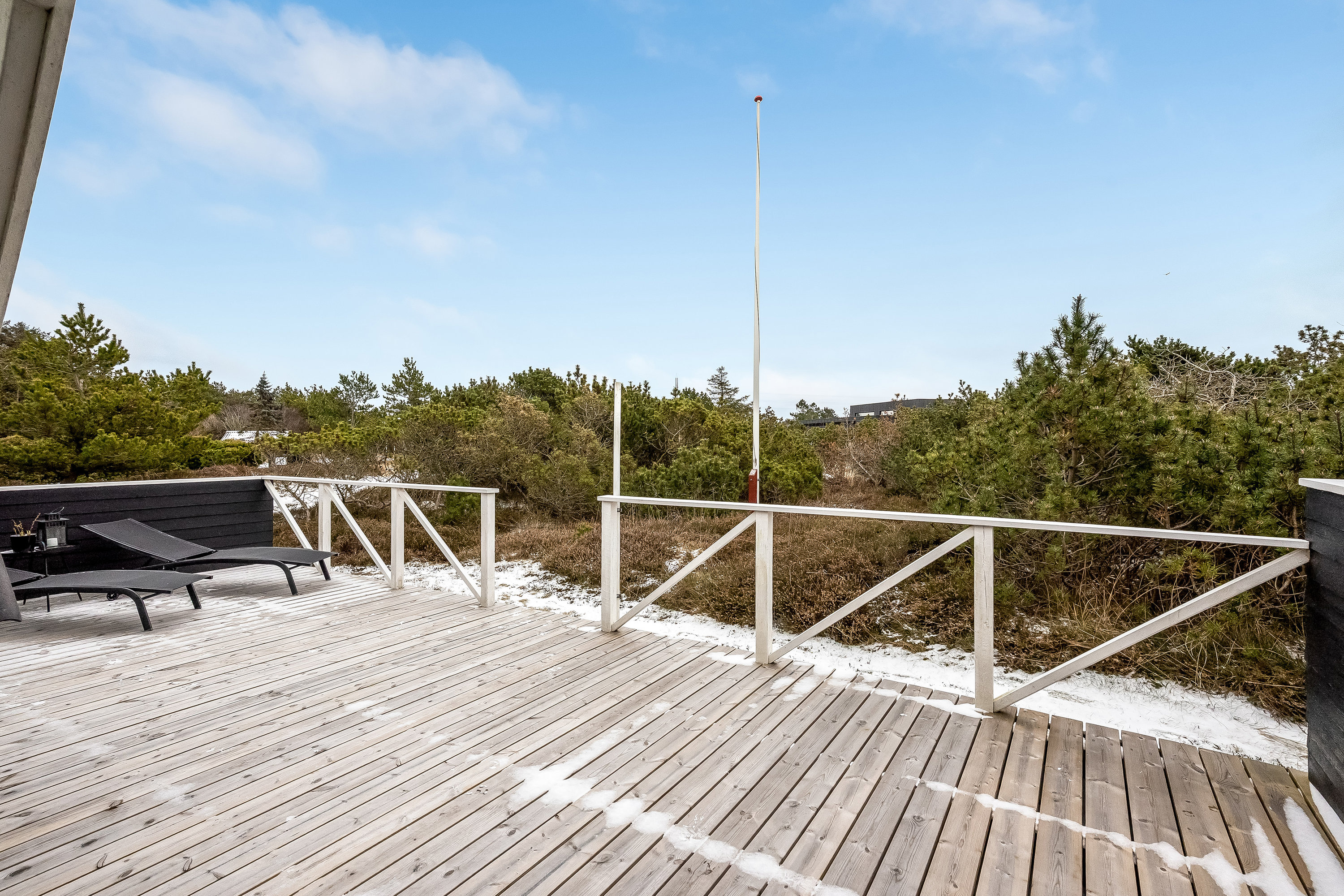 Fremhævet terrasse billede i fuldskærmstilstand. Billede af Vestklitvej 37, Klegod, 6950 Ringkøbing