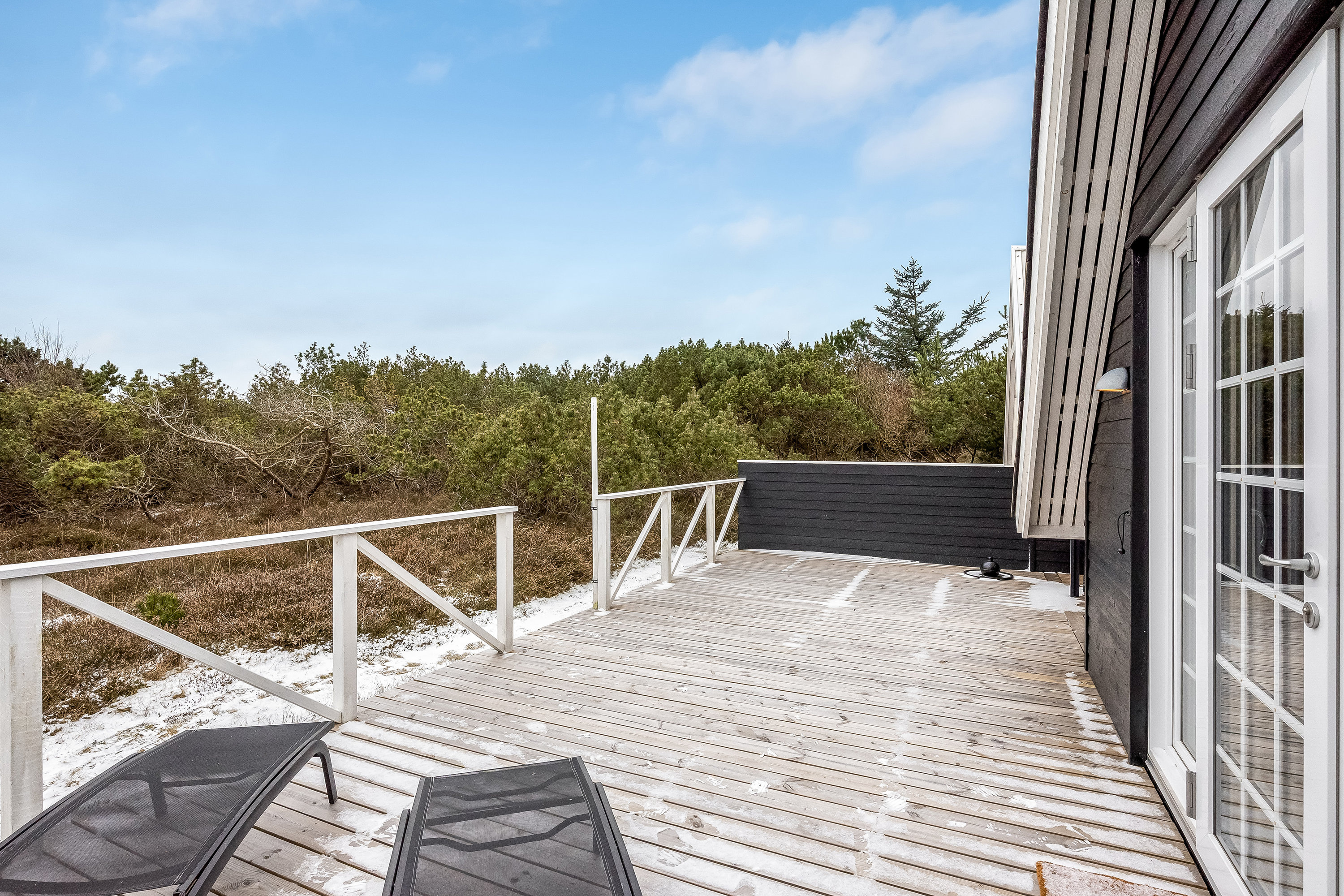 Fremhævet terrasse billede i fuldskærmstilstand. Billede af Vestklitvej 37, Klegod, 6950 Ringkøbing