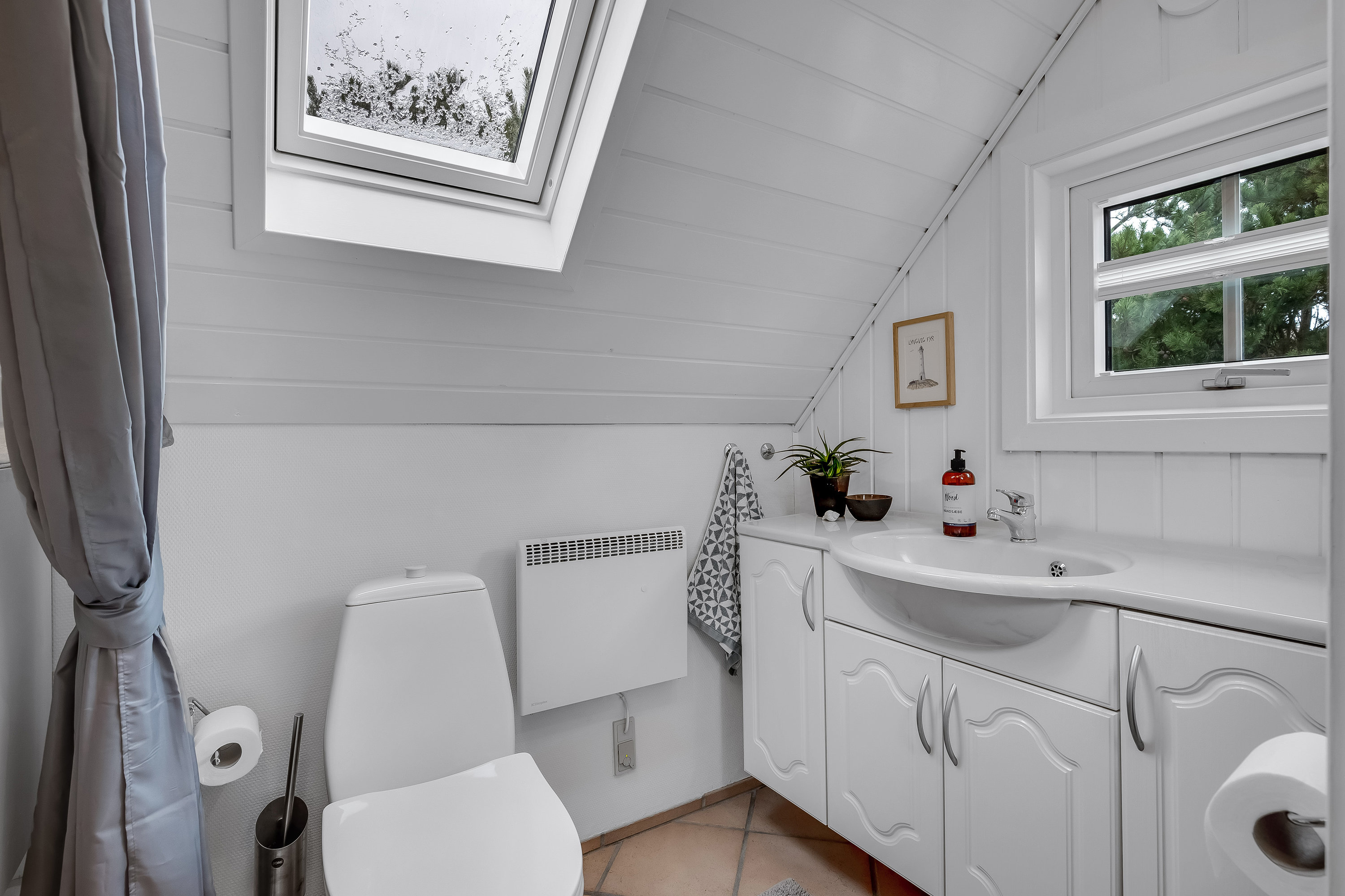 Fremhævet badeværelse billede i fuldskærmstilstand. Billede af Vestklitvej 37, Klegod, 6950 Ringkøbing