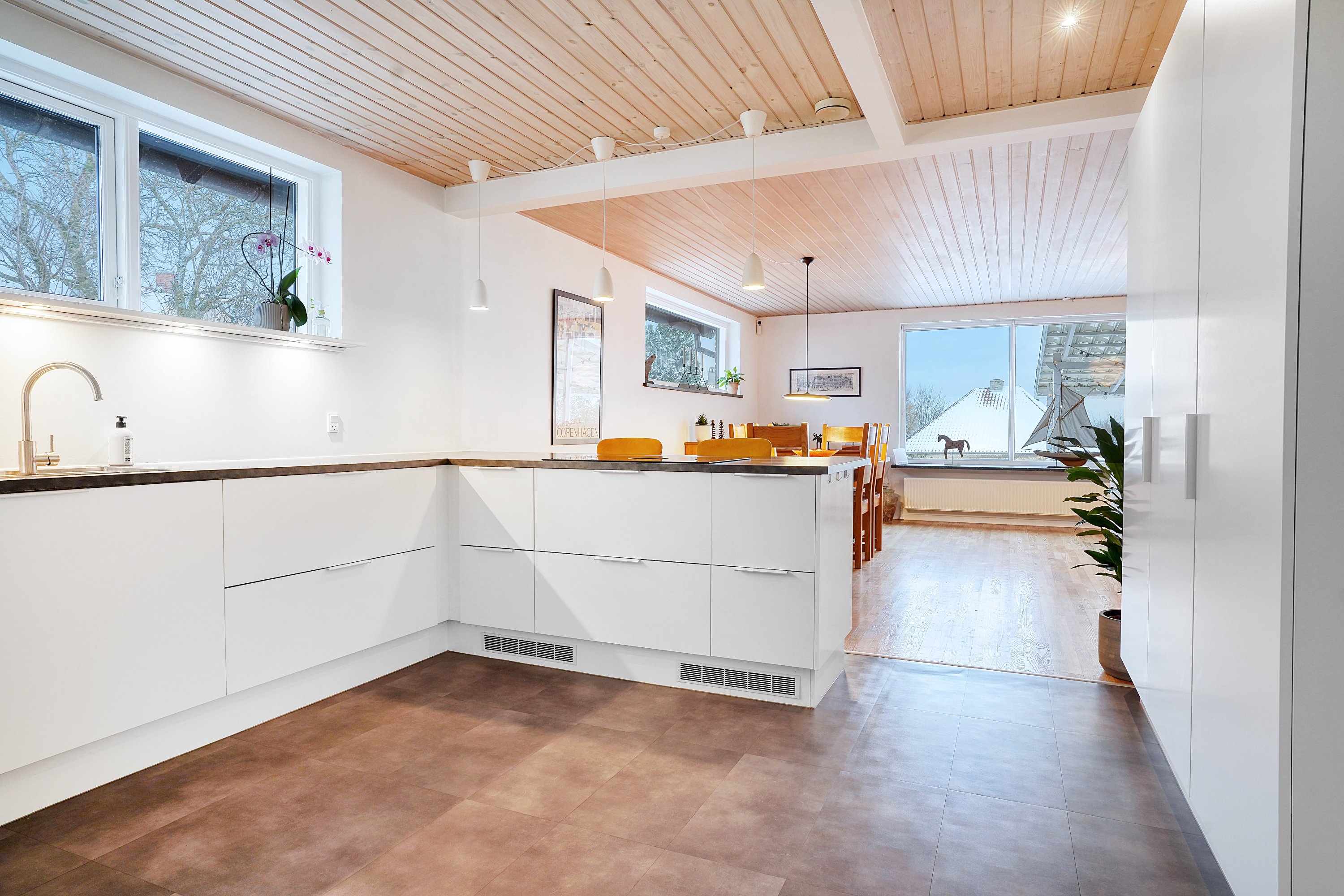 Fremhævet køkken billede i fuldskærmstilstand. Billede af Hobrovej 14, 3000 Helsingør