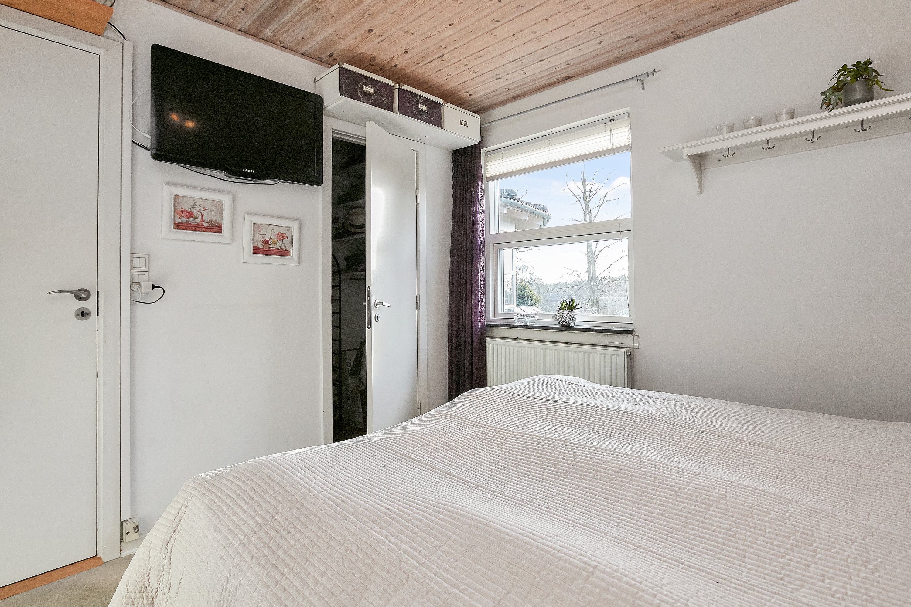 Fremhævet soveværelse billede i fuldskærmstilstand. Billede af Vestervænget 3, Tvingstrup, 8700 Horsens