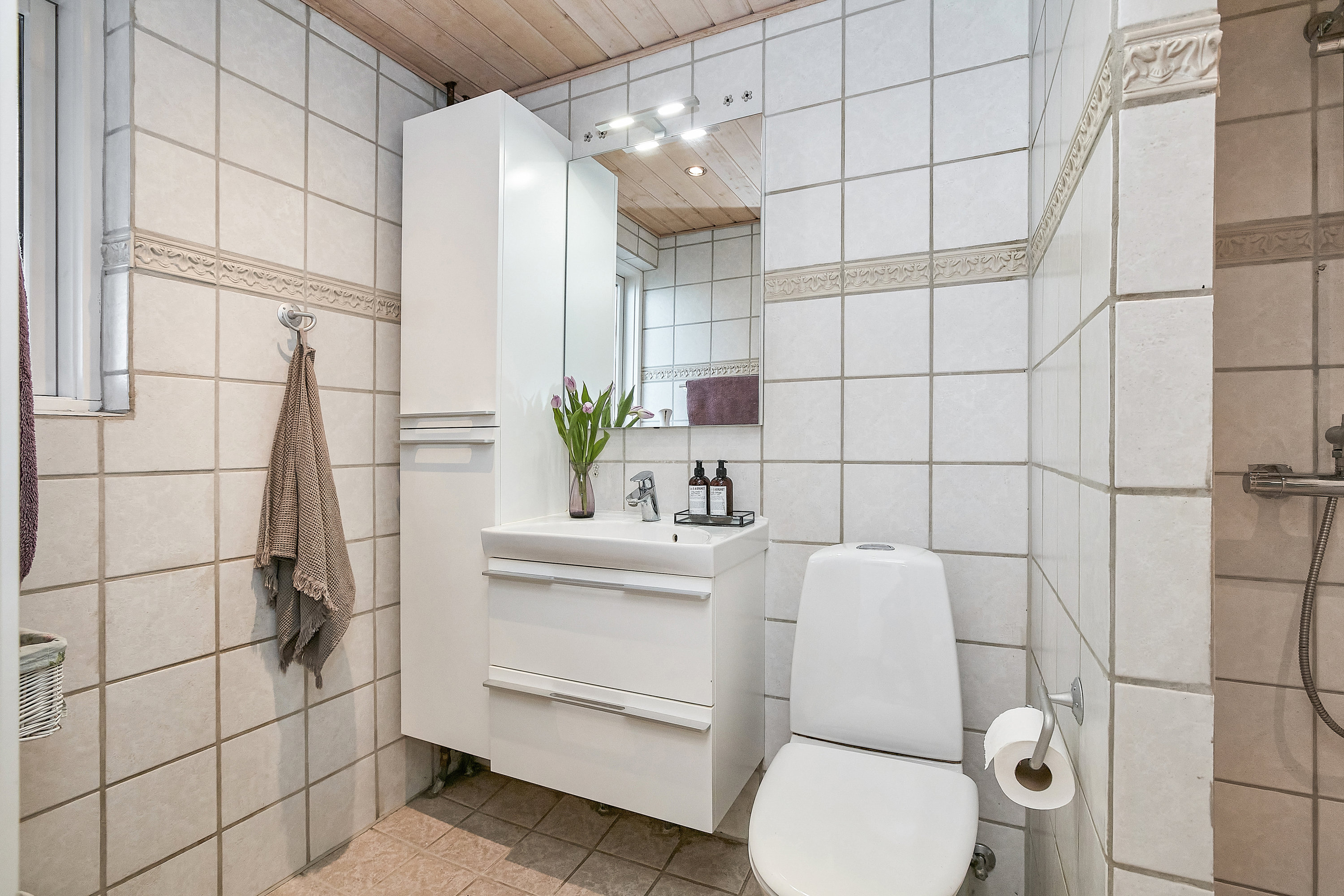 Fremhævet badeværelse billede i fuldskærmstilstand. Billede af Vestervænget 3, Tvingstrup, 8700 Horsens