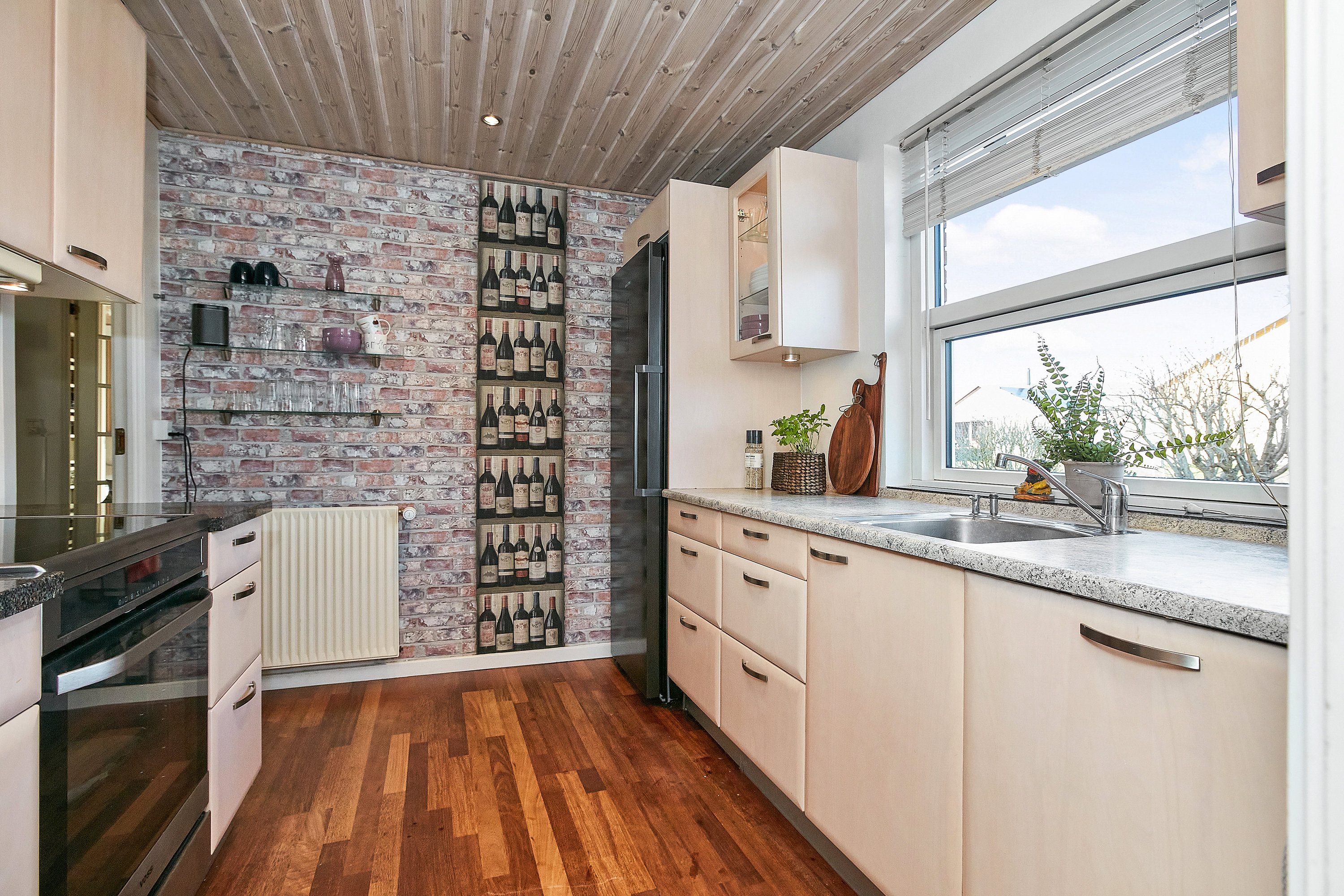 Fremhævet køkken billede i fuldskærmstilstand. Billede af Vestervænget 3, Tvingstrup, 8700 Horsens