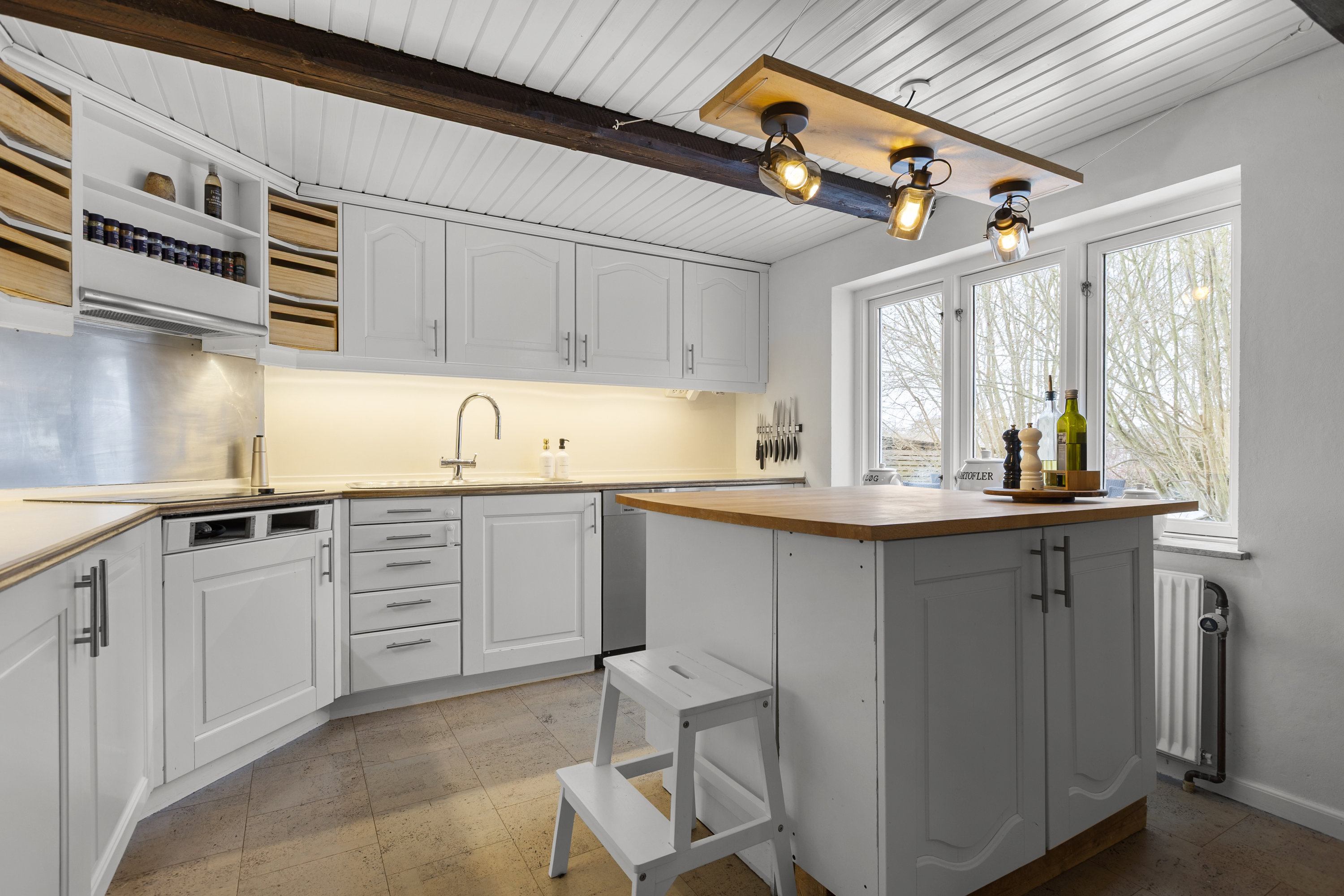 Fremhævet køkken billede i fuldskærmstilstand. Billede af Vestergårdsvej 4, Vrangstrup, 4171 Glumsø