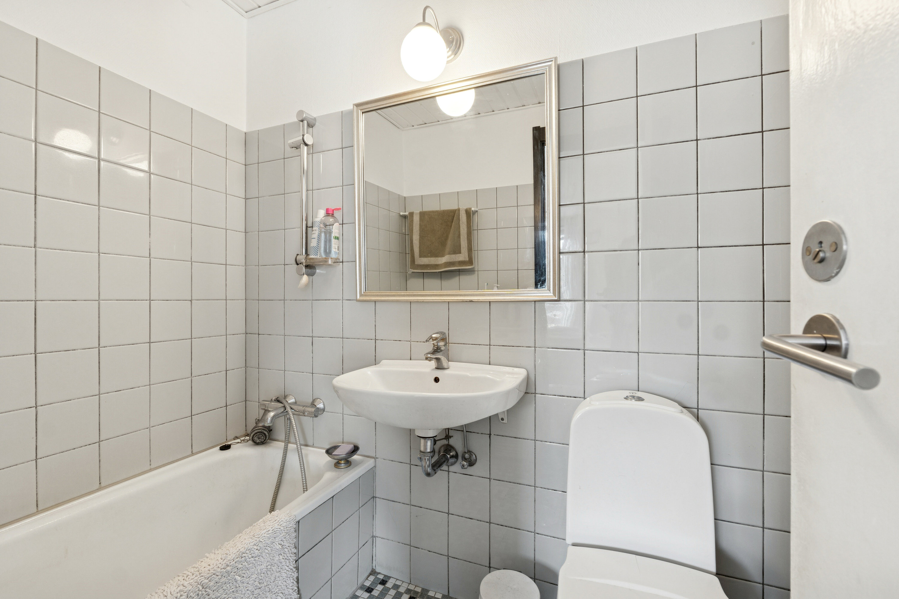 Fremhævet badeværelse billede i fuldskærmstilstand. Billede af Gassehaven 17, Gl Holte, 2840 Holte