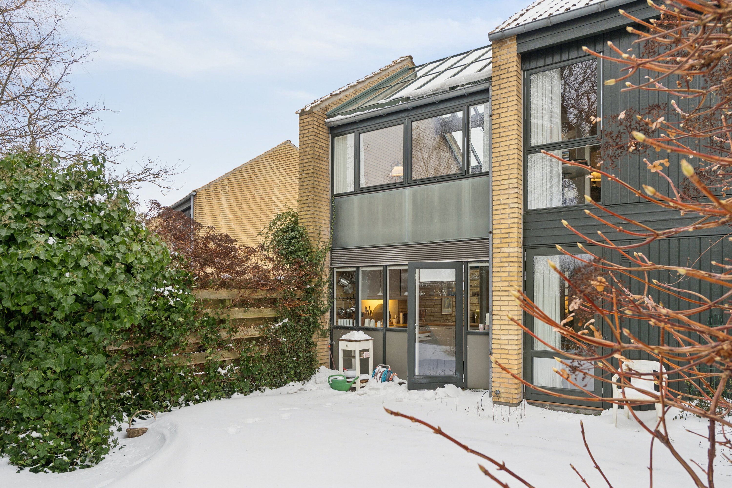 Fremhævet set fra haven billede i fuldskærmstilstand. Billede af Gassehaven 17, Gl Holte, 2840 Holte