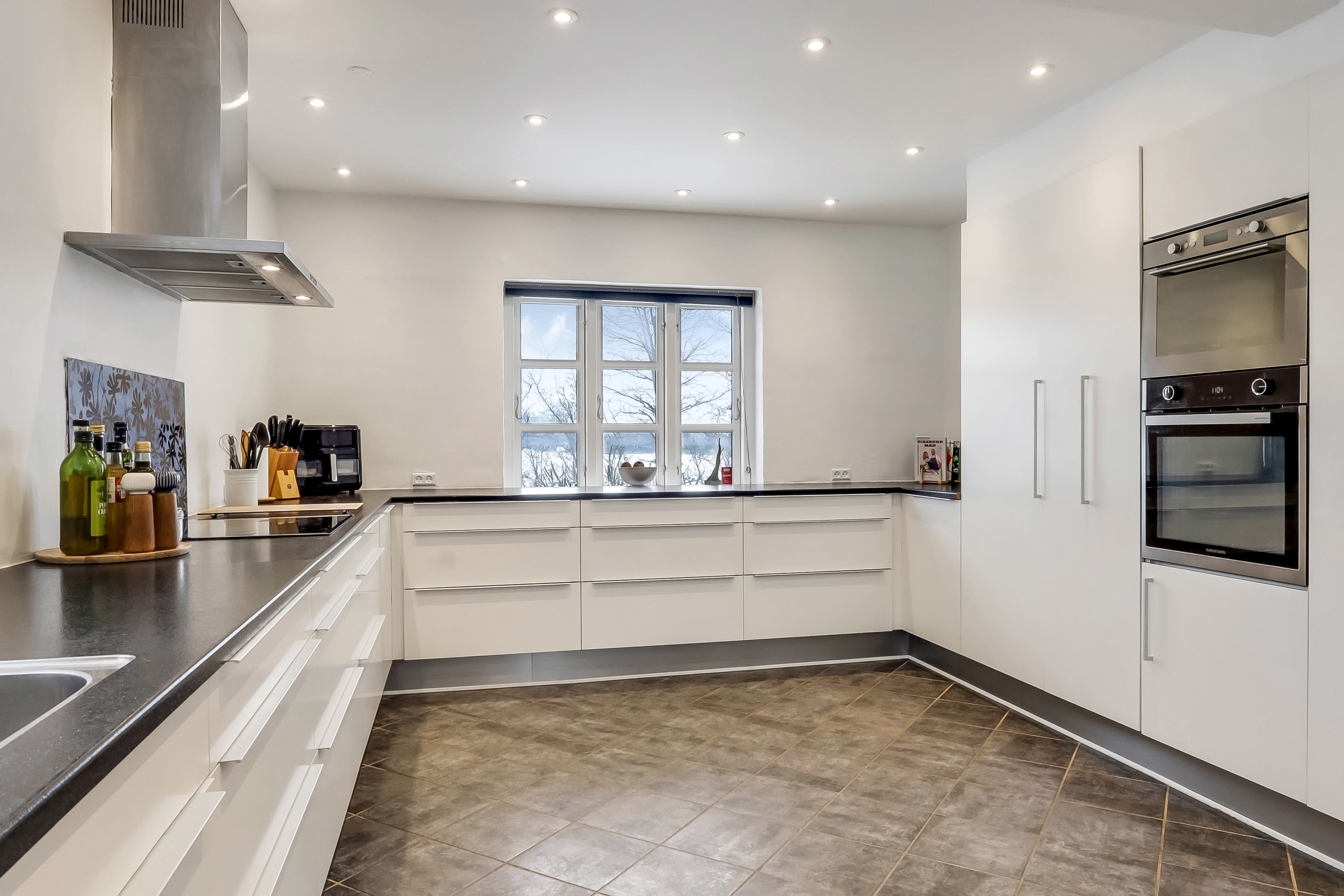 Fremhævet køkken billede i fuldskærmstilstand. Billede af Hovedvejen 73, 5771 Stenstrup