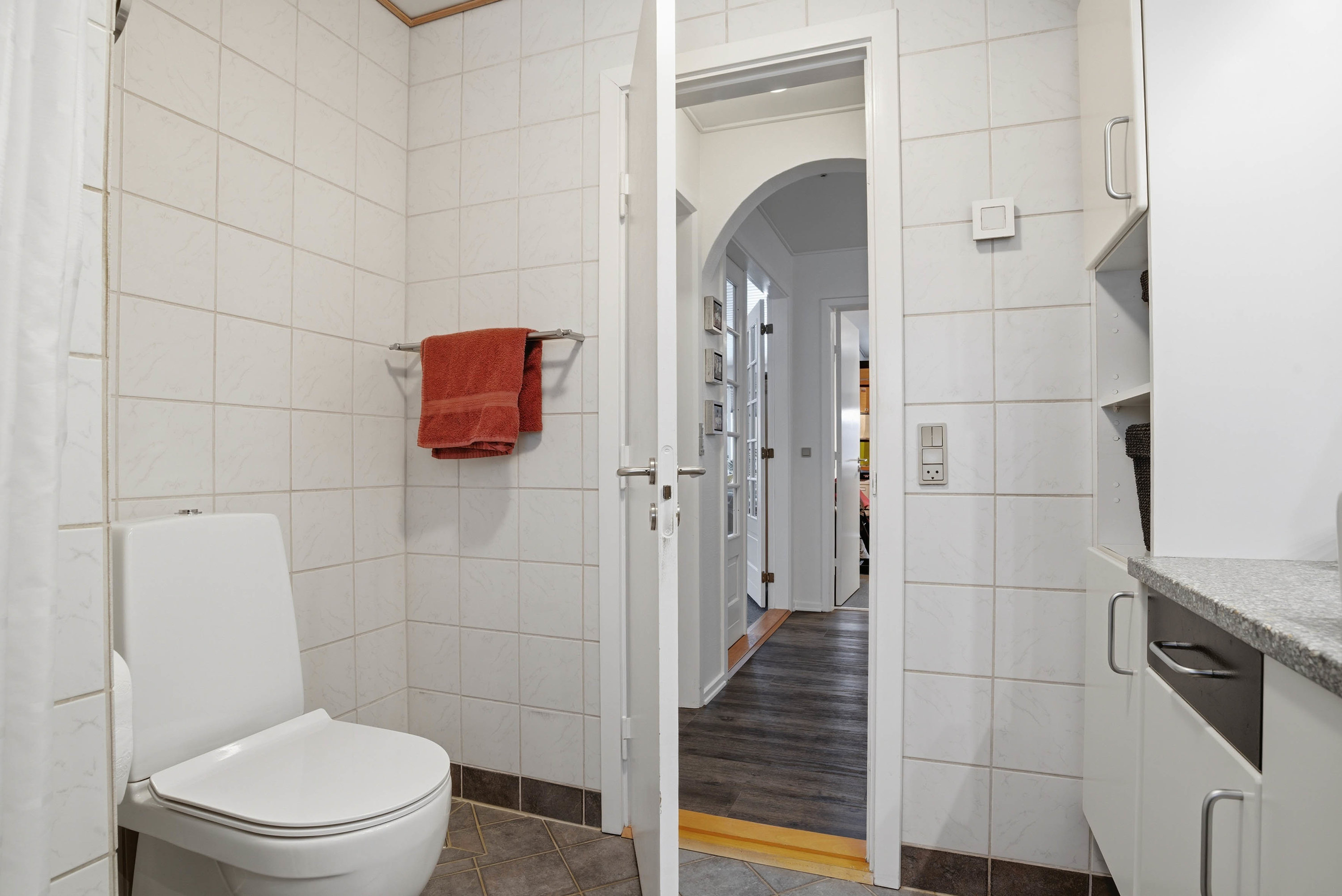 Fremhævet badeværelse billede i fuldskærmstilstand. Billede af Chr Winthers Vej 55, 7500 Holstebro