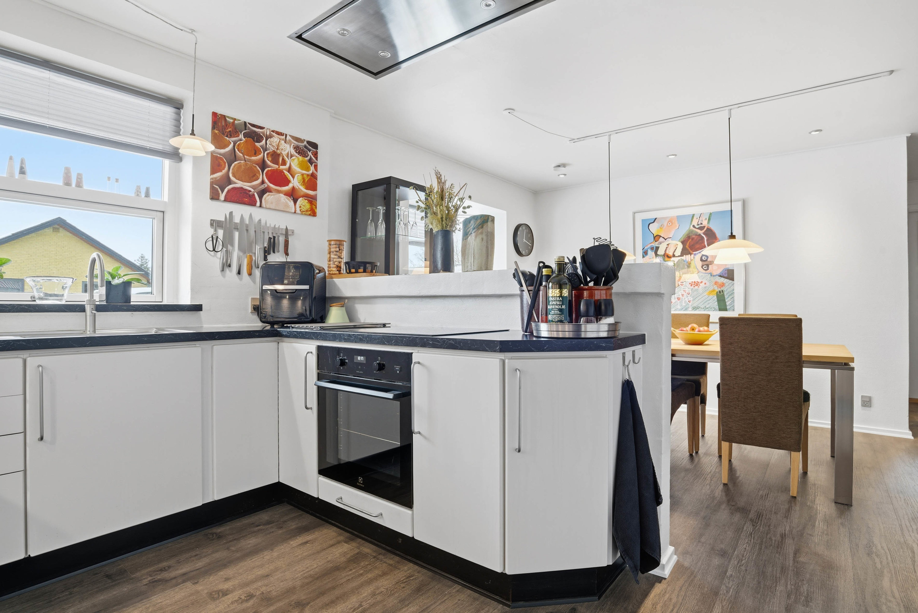 Fremhævet køkken alrum billede i fuldskærmstilstand. Billede af Chr Winthers Vej 55, 7500 Holstebro