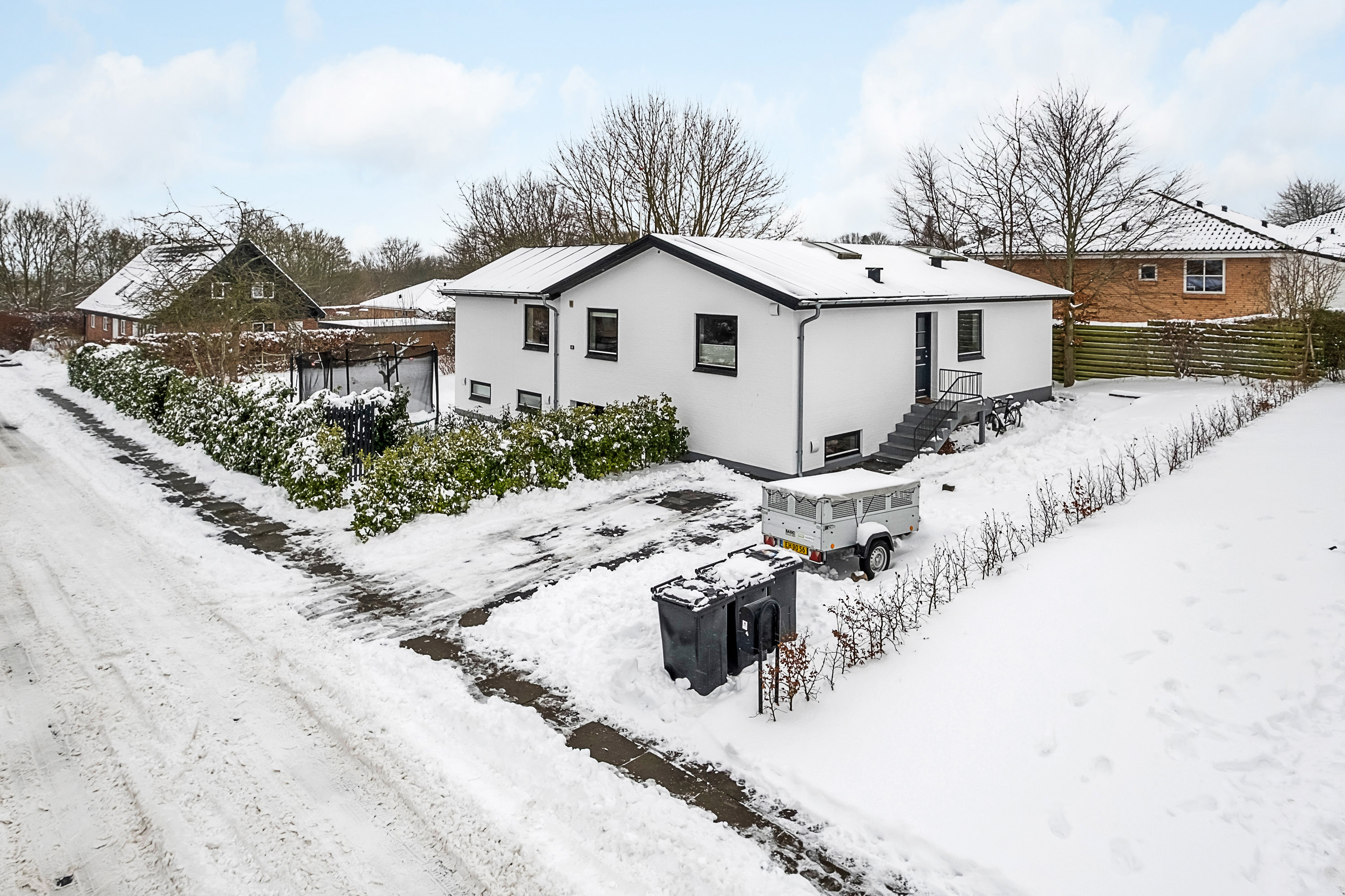 Fremhævet facade billede i fuldskærmstilstand. Billede af Kådhøjvej 10, 8530 Hjortshøj