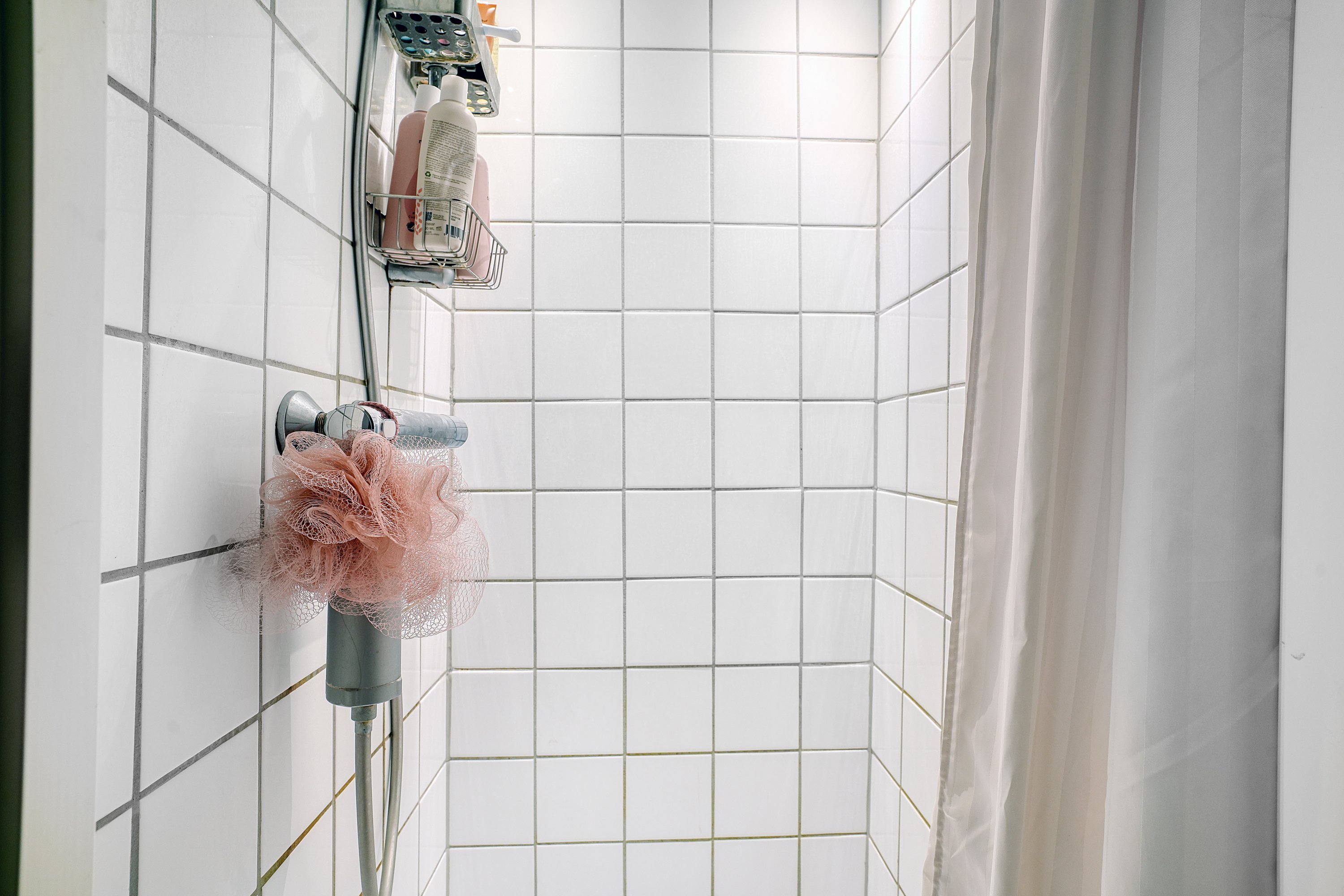 Fremhævet badeværelse billede i fuldskærmstilstand. Billede af Farumgade 1, 3. tv., 2200 København N