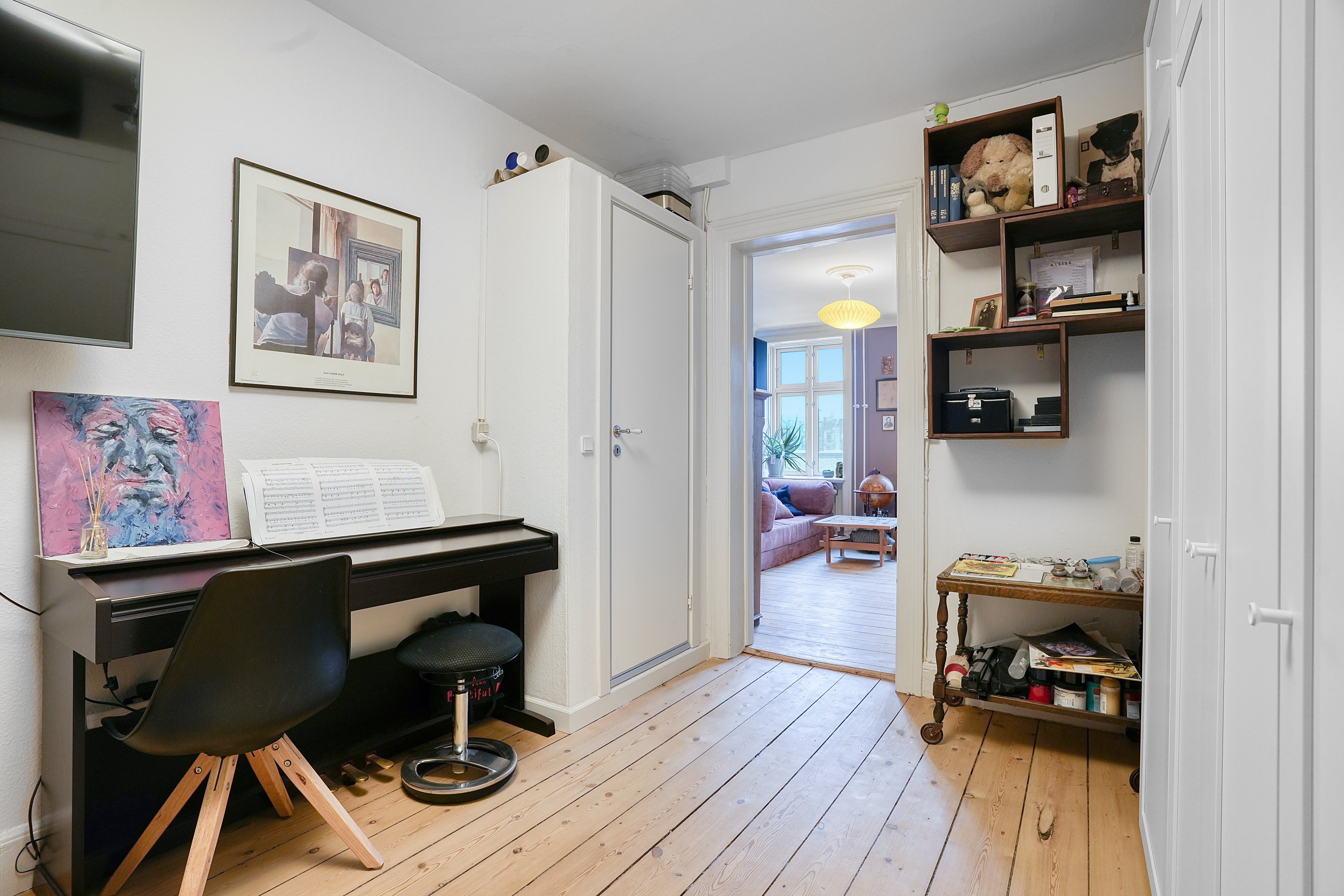 Fremhævet værelse billede i fuldskærmstilstand. Billede af Farumgade 1, 3. tv., 2200 København N