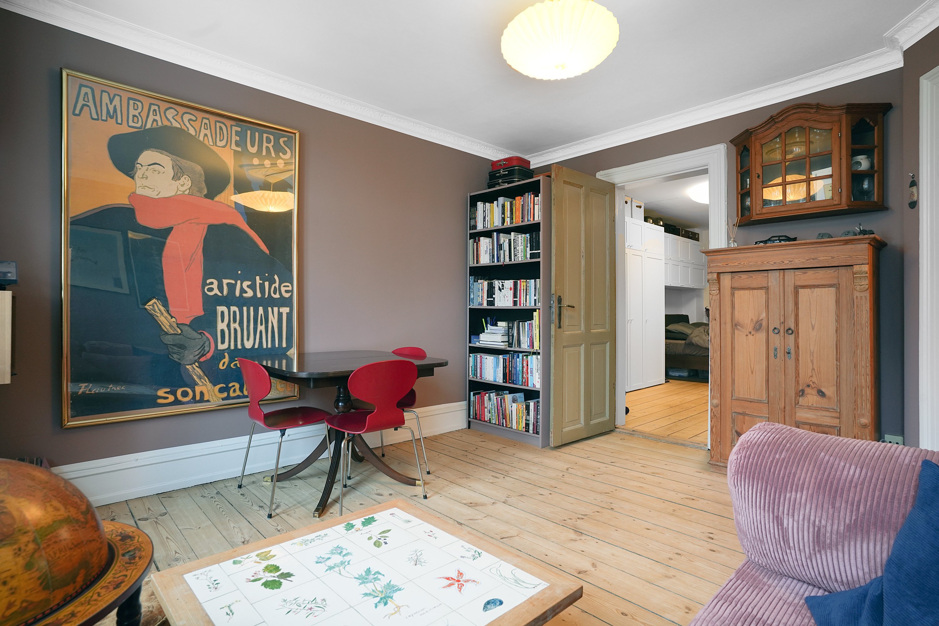 Fremhævet stue billede i fuldskærmstilstand. Billede af Farumgade 1, 3. tv., 2200 København N