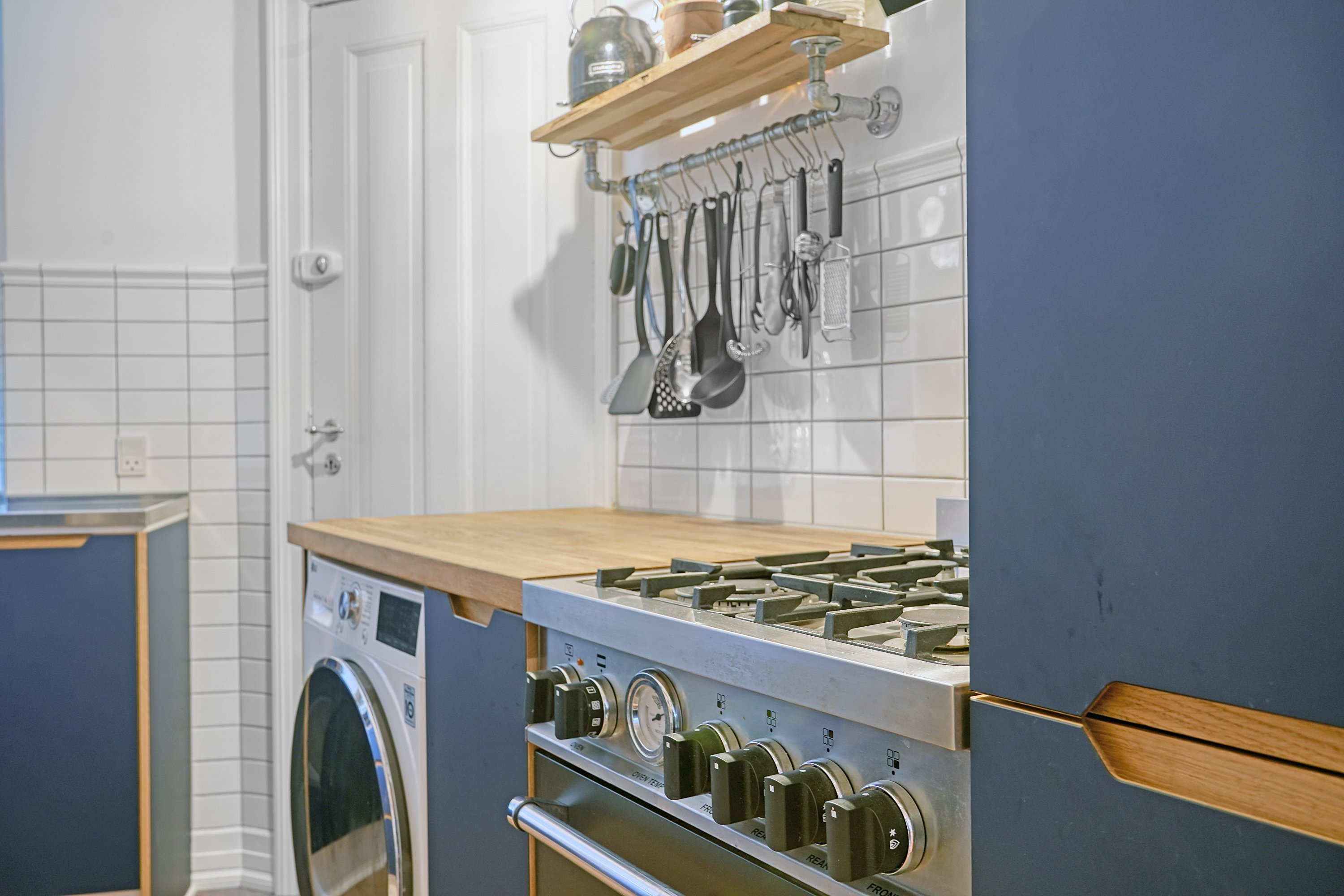 Fremhævet køkken billede i fuldskærmstilstand. Billede af Farumgade 1, 3. tv., 2200 København N