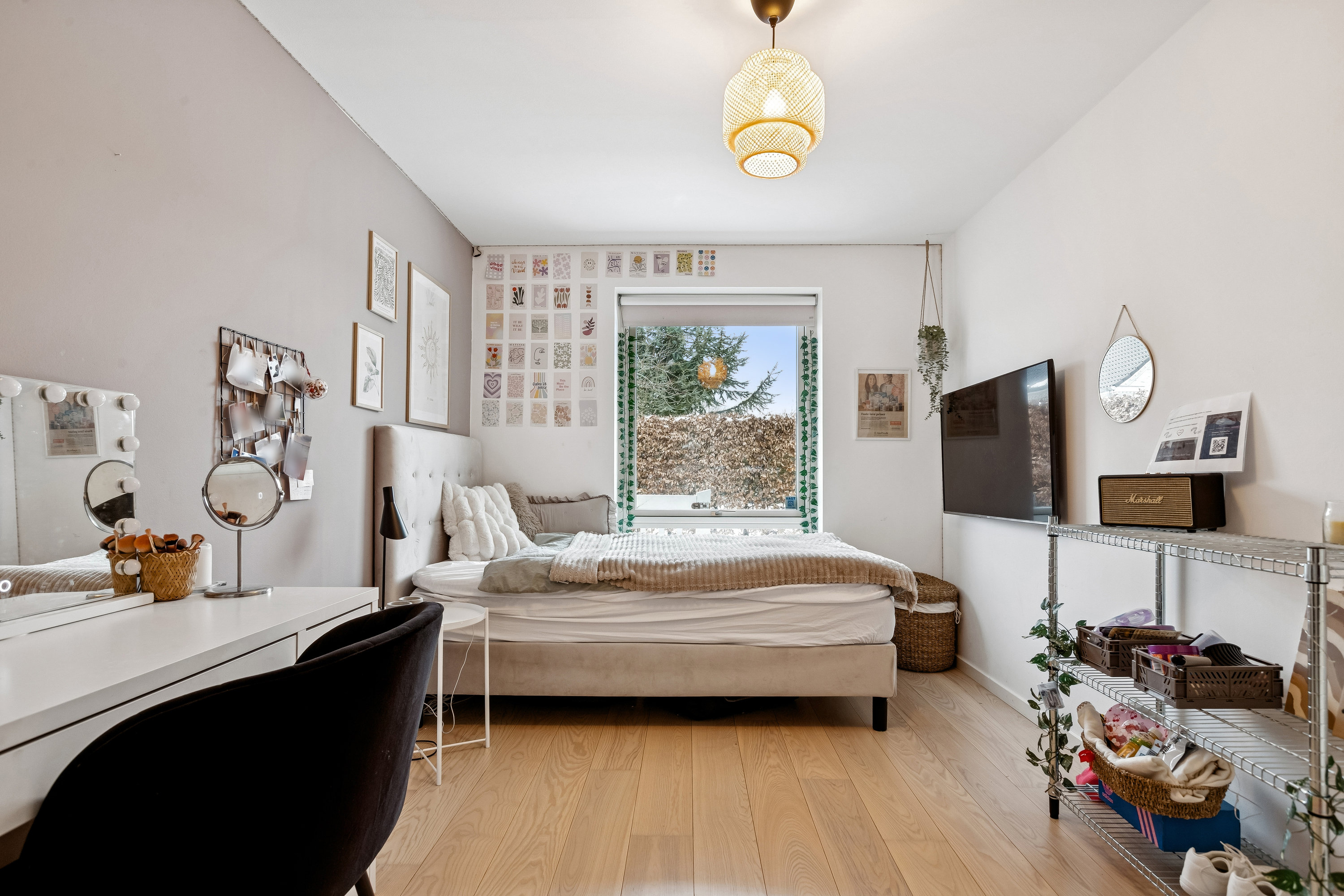 Fremhævet værelse billede i fuldskærmstilstand. Billede af Vosborgvej 21, 2770 Kastrup