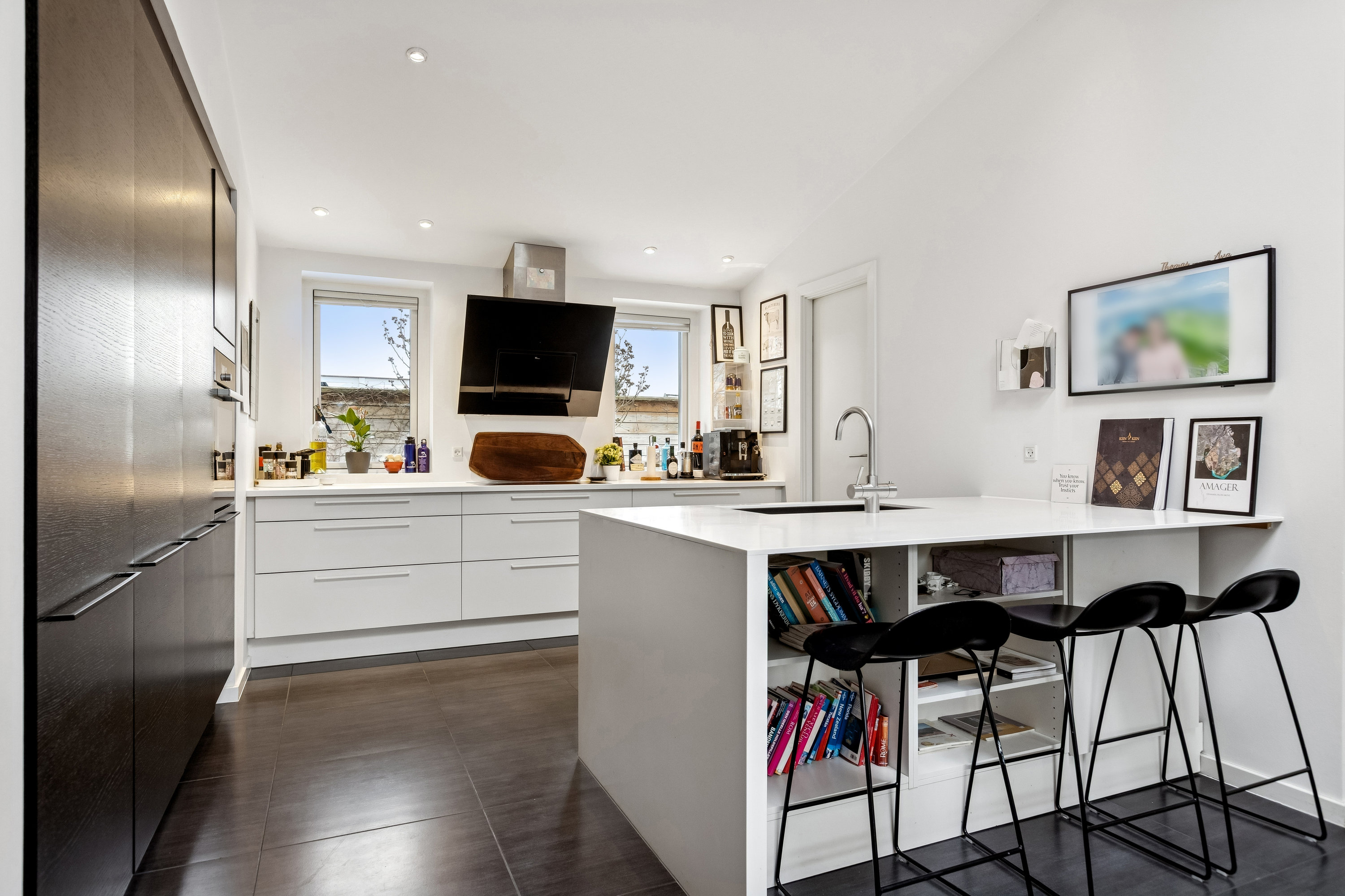 Fremhævet køkken billede i fuldskærmstilstand. Billede af Vosborgvej 21, 2770 Kastrup