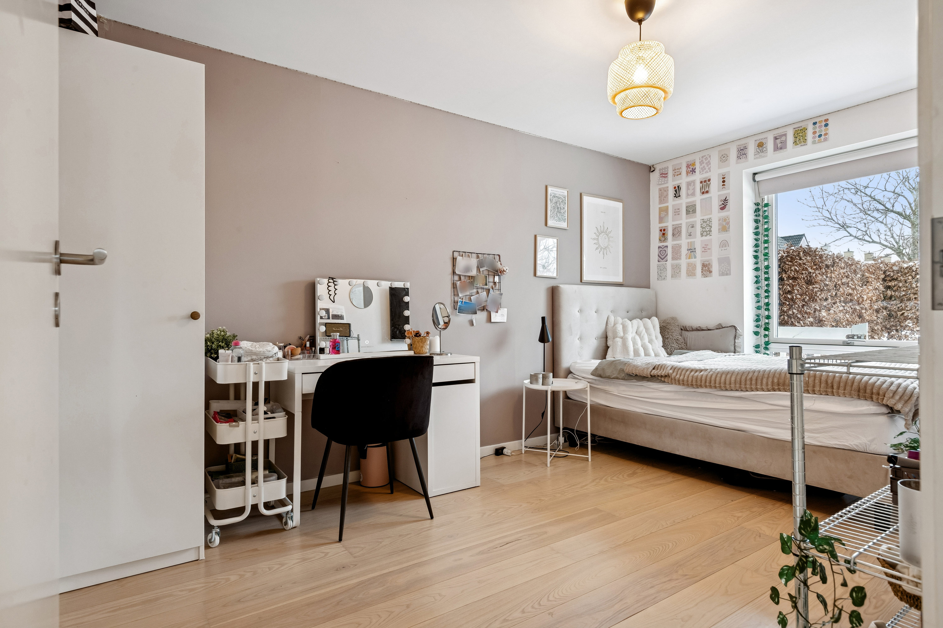 Fremhævet værelse billede i fuldskærmstilstand. Billede af Vosborgvej 21, 2770 Kastrup