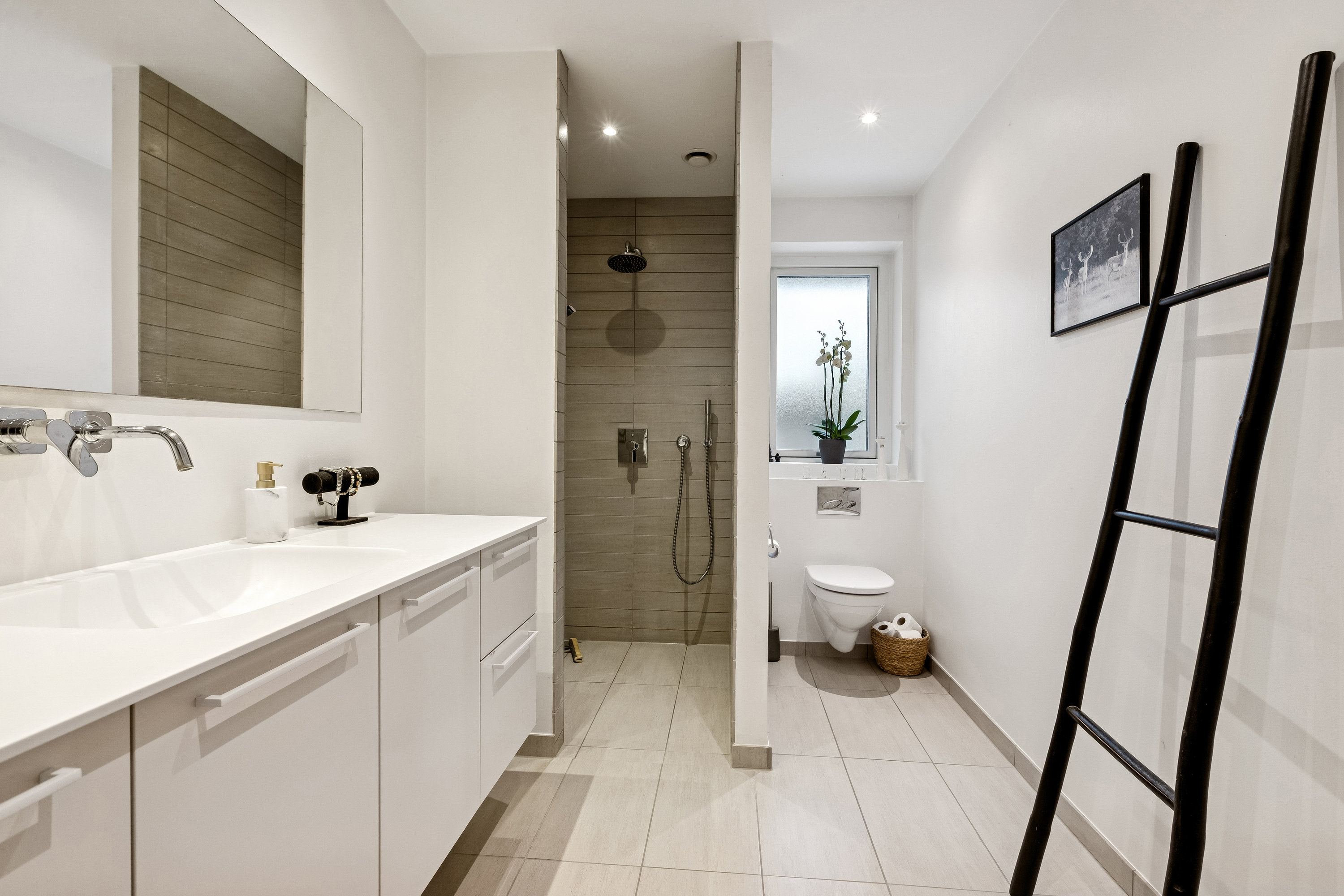 Fremhævet badeværelse billede i fuldskærmstilstand. Billede af Vosborgvej 21, 2770 Kastrup