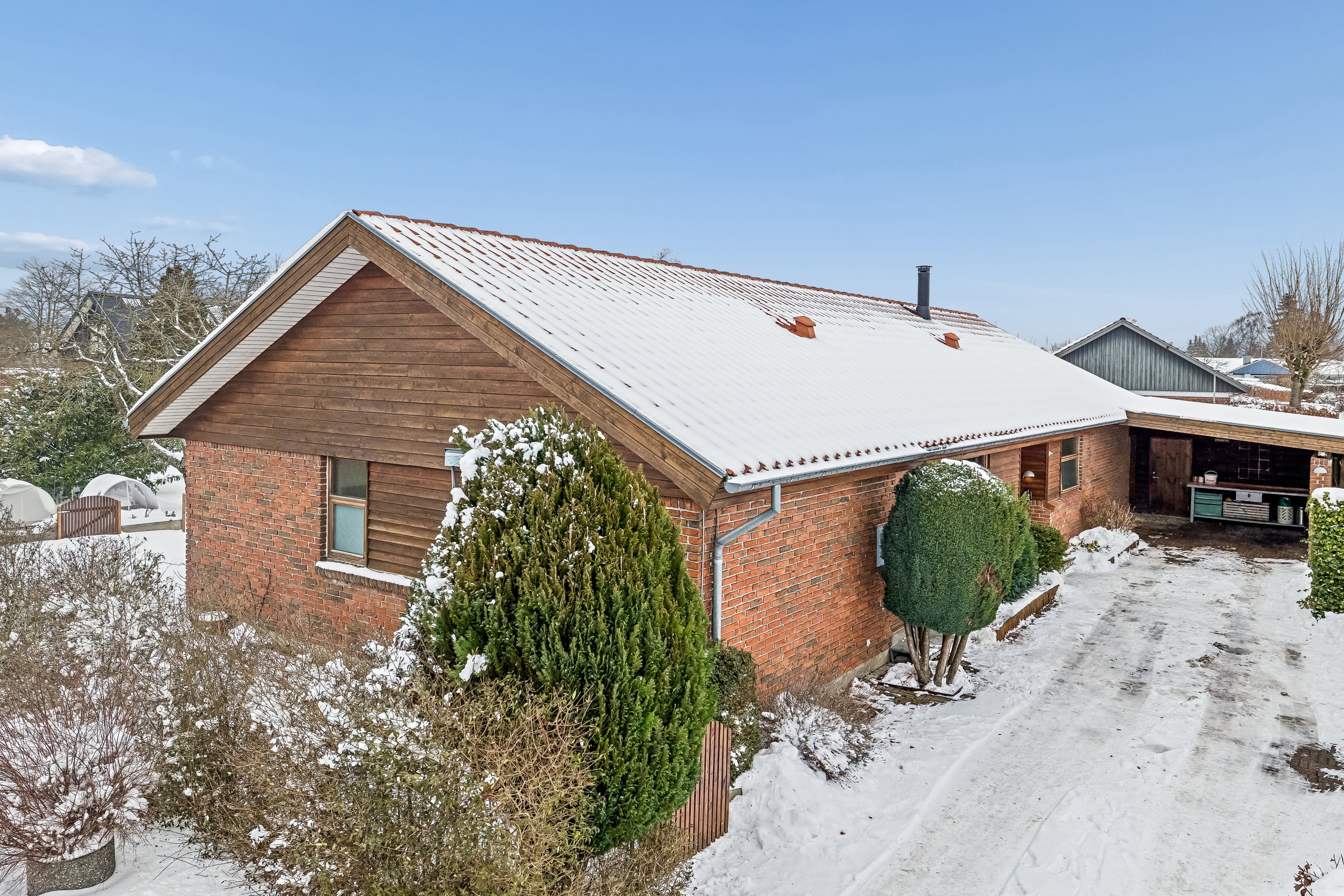 Fremhævet facade billede i fuldskærmstilstand. Billede af Højvænget 231, 8300 Odder