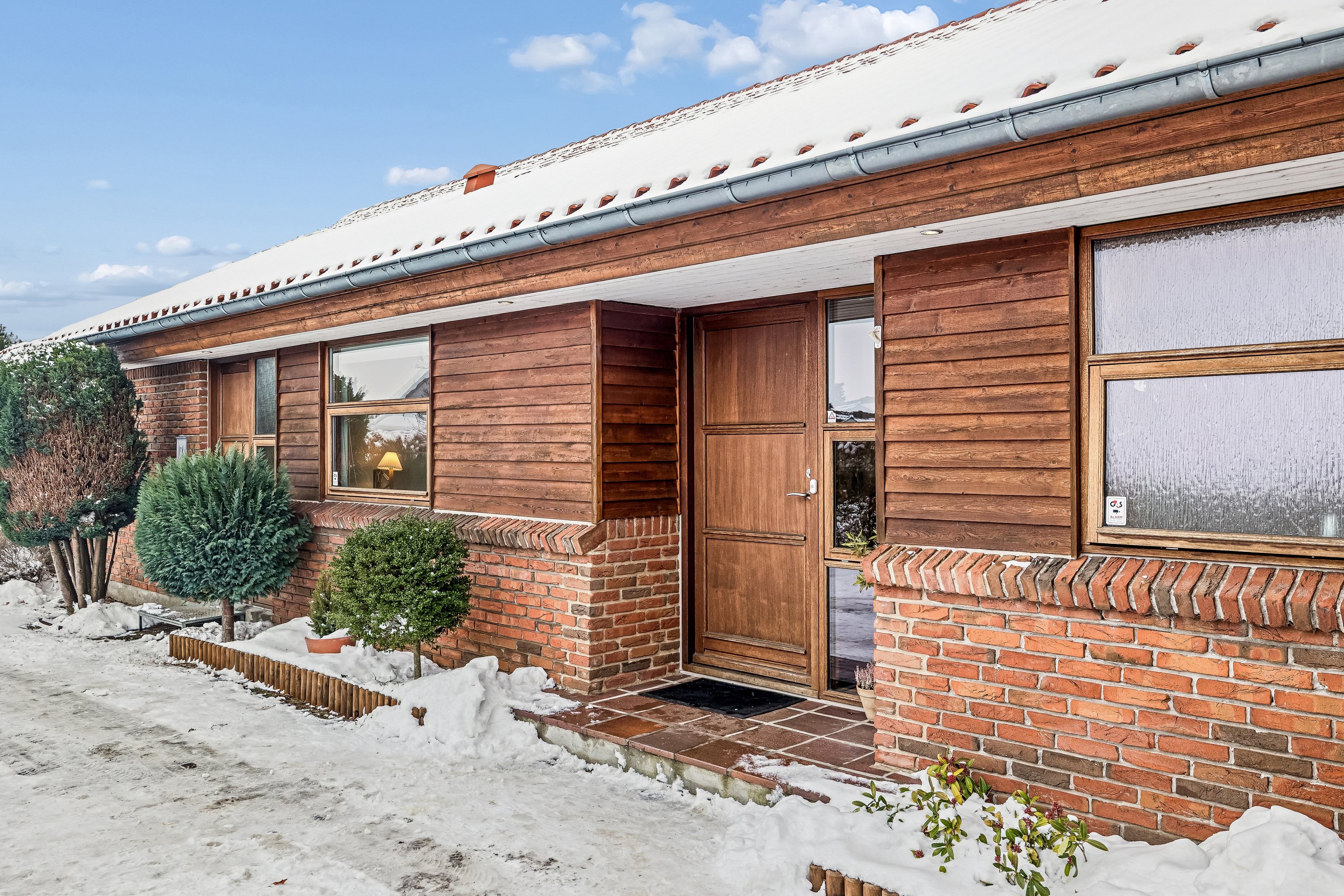 Fremhævet facade billede i fuldskærmstilstand. Billede af Højvænget 231, 8300 Odder