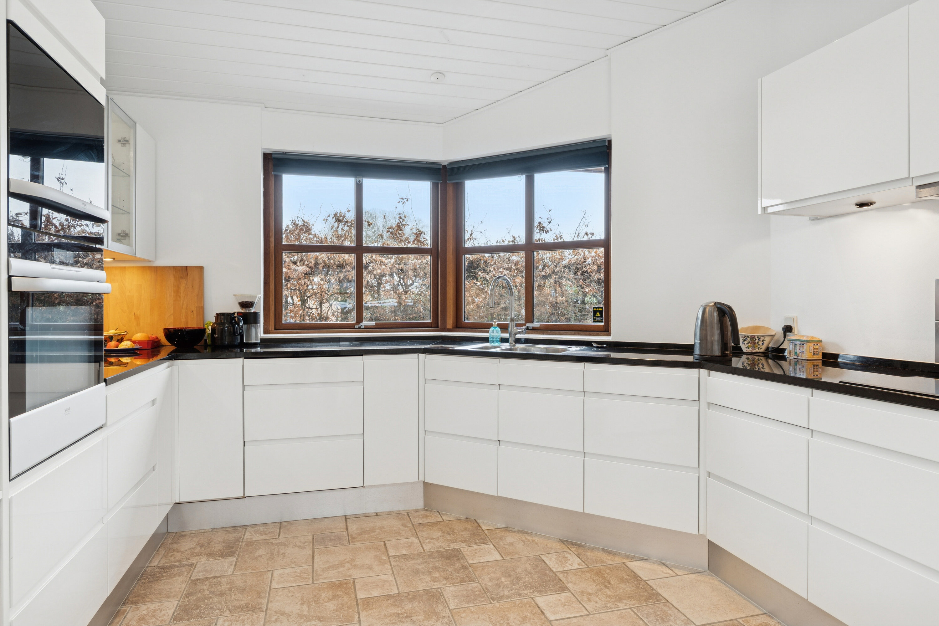 Fremhævet køkken billede i fuldskærmstilstand. Billede af Ravnsbjerggårdsvej 301, 3480 Fredensborg