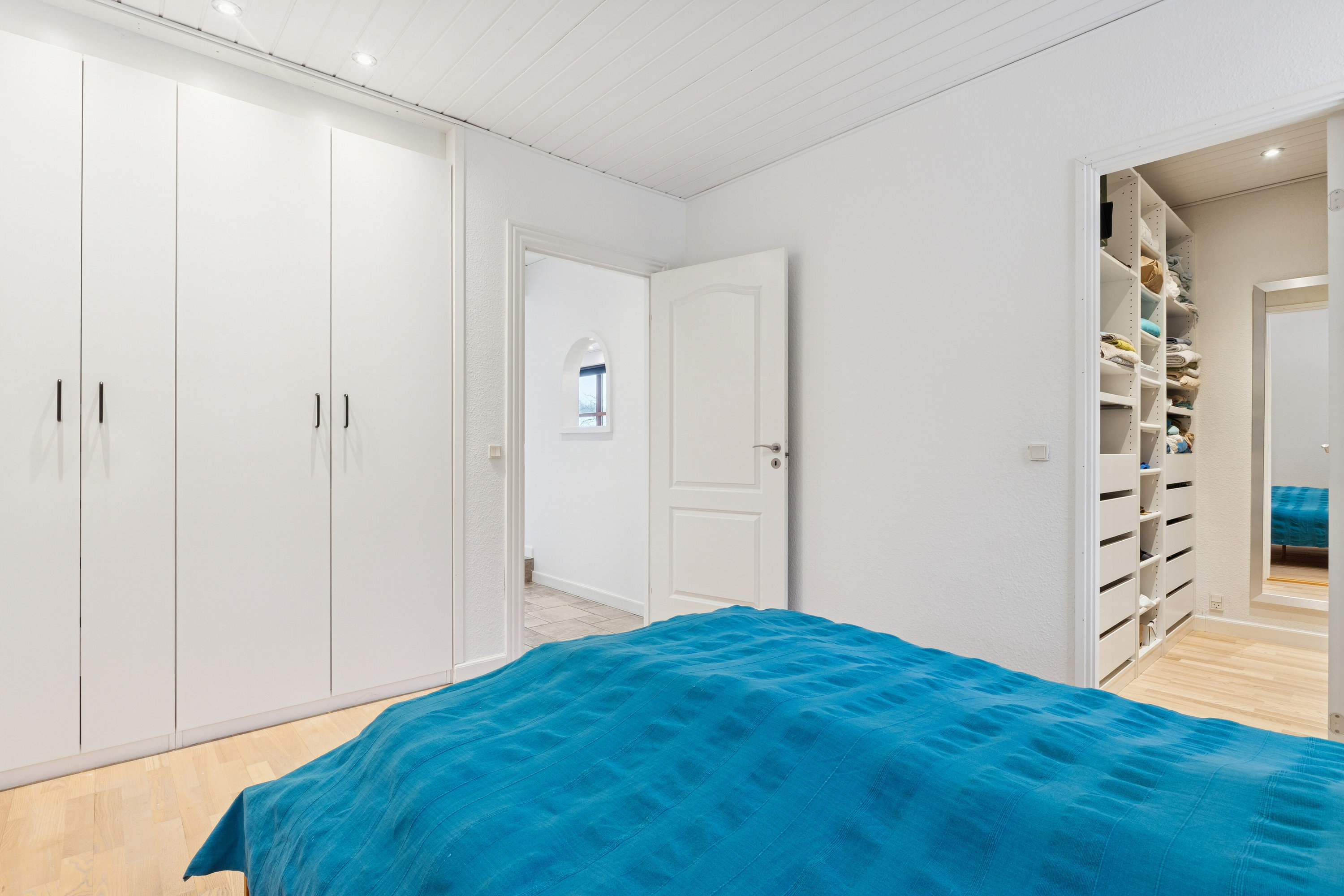 Fremhævet soveværelse billede i fuldskærmstilstand. Billede af Ravnsbjerggårdsvej 301, 3480 Fredensborg