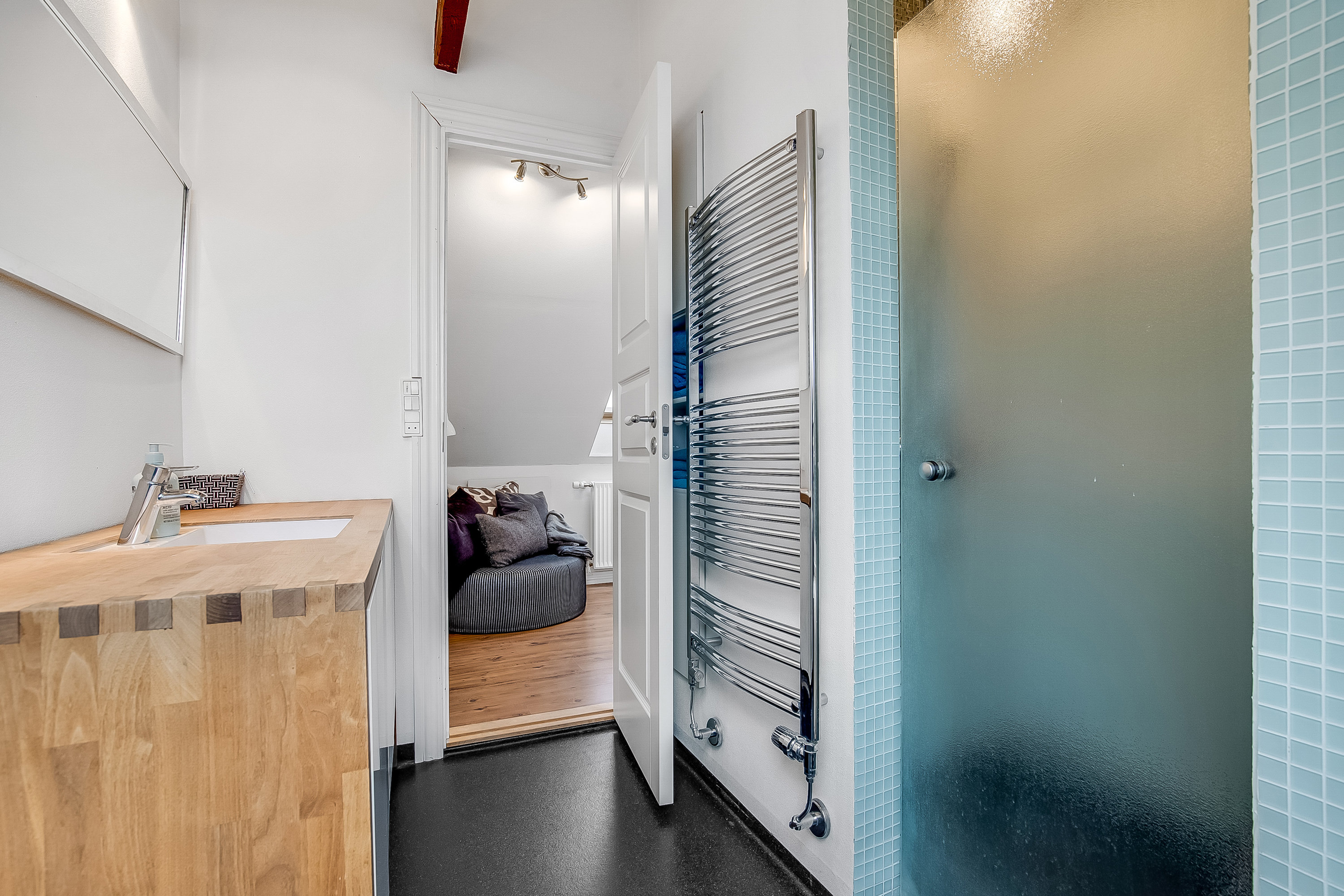 Fremhævet badeværelse billede i fuldskærmstilstand. Billede af Møllevænget 26, Lindved, 7100 Vejle