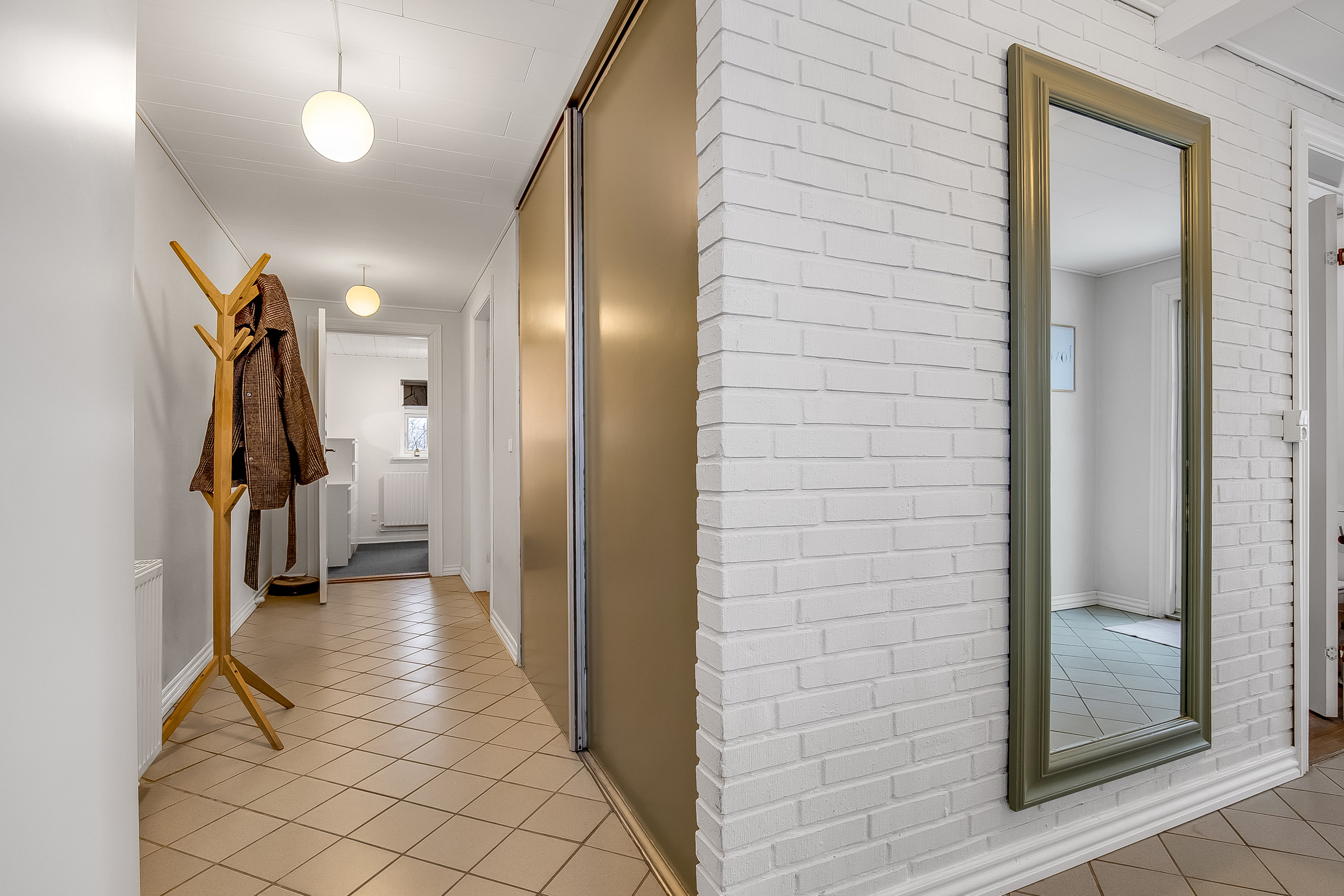 Fremhævet entré billede i fuldskærmstilstand. Billede af Møllevænget 26, Lindved, 7100 Vejle