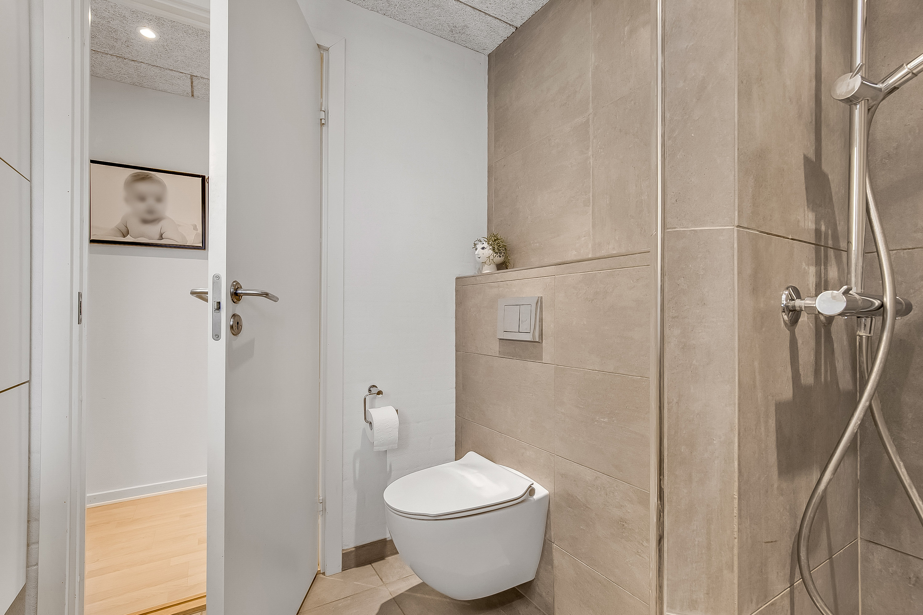 Fremhævet badeværelse billede i fuldskærmstilstand. Billede af Saturnvej 12, 7100 Vejle