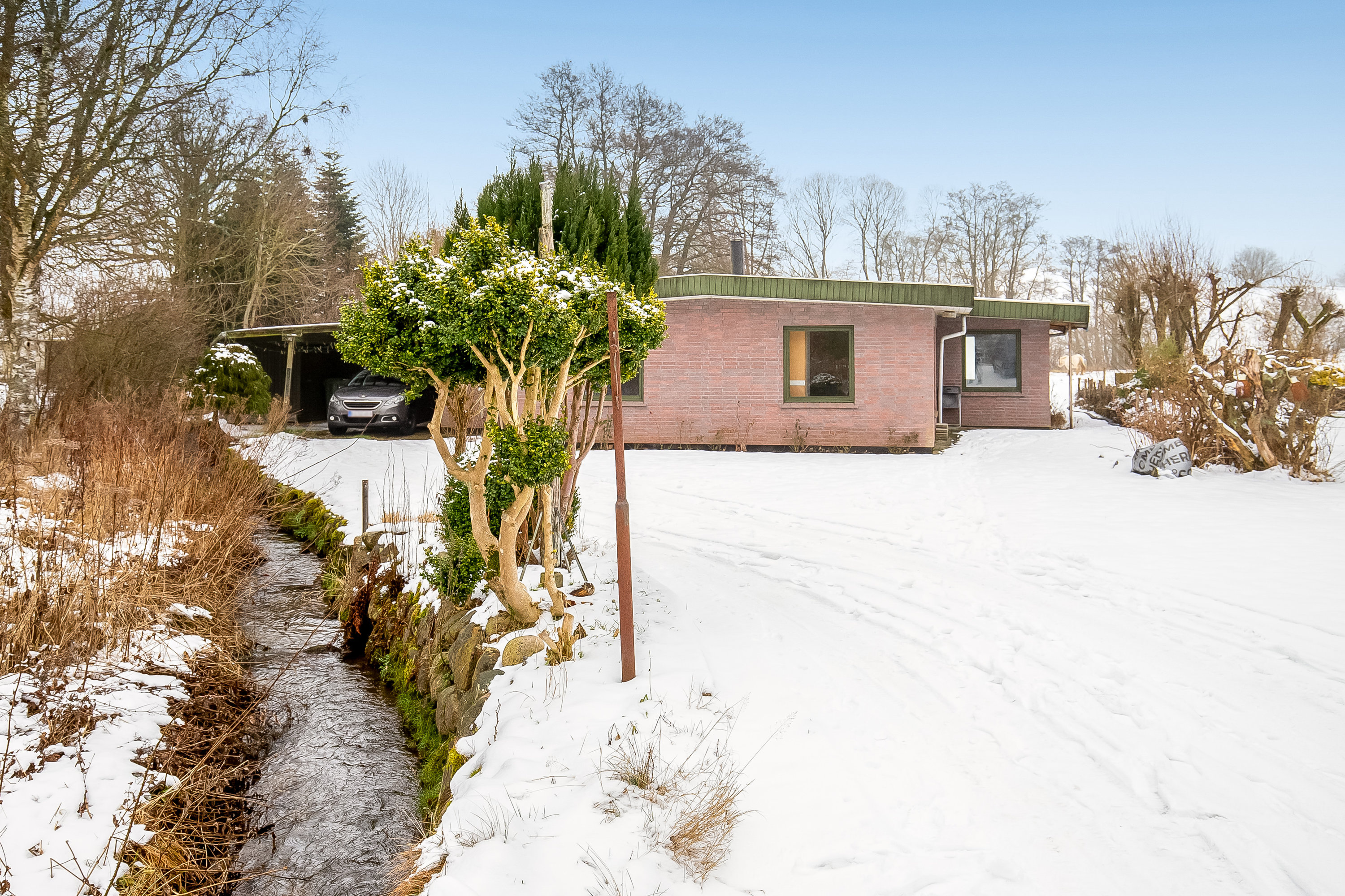 Miniaturebillede 1: ejendommen. Billede af Fabriksvejen 14, 7182 Bredsten