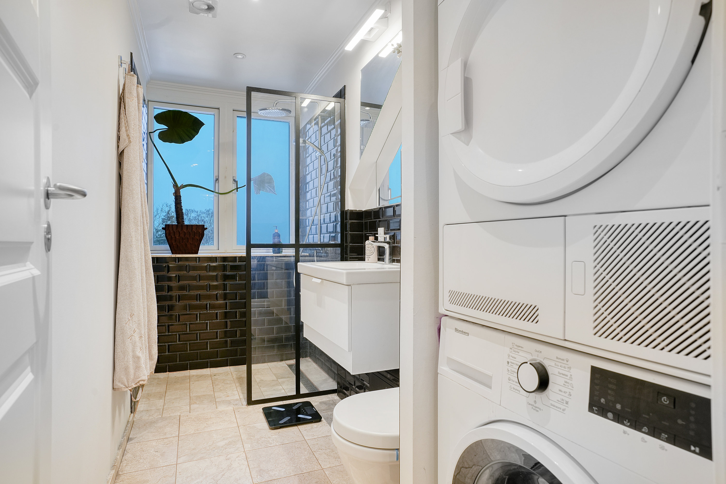 Fremhævet badeværelse billede i fuldskærmstilstand. Billede af Roskildevej 148A, 2., 2500 Valby