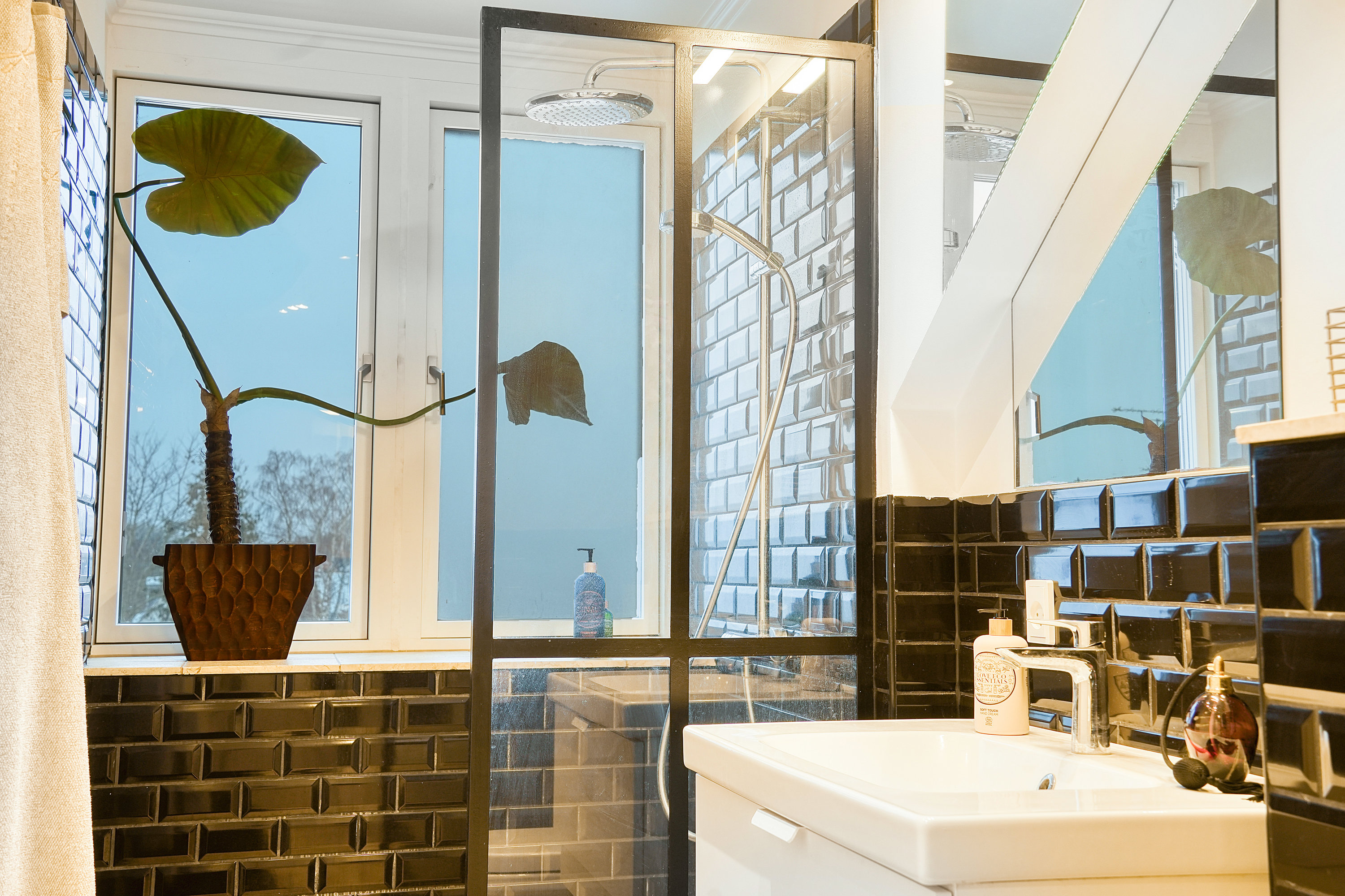 Fremhævet badeværelse billede i fuldskærmstilstand. Billede af Roskildevej 148A, 2., 2500 Valby