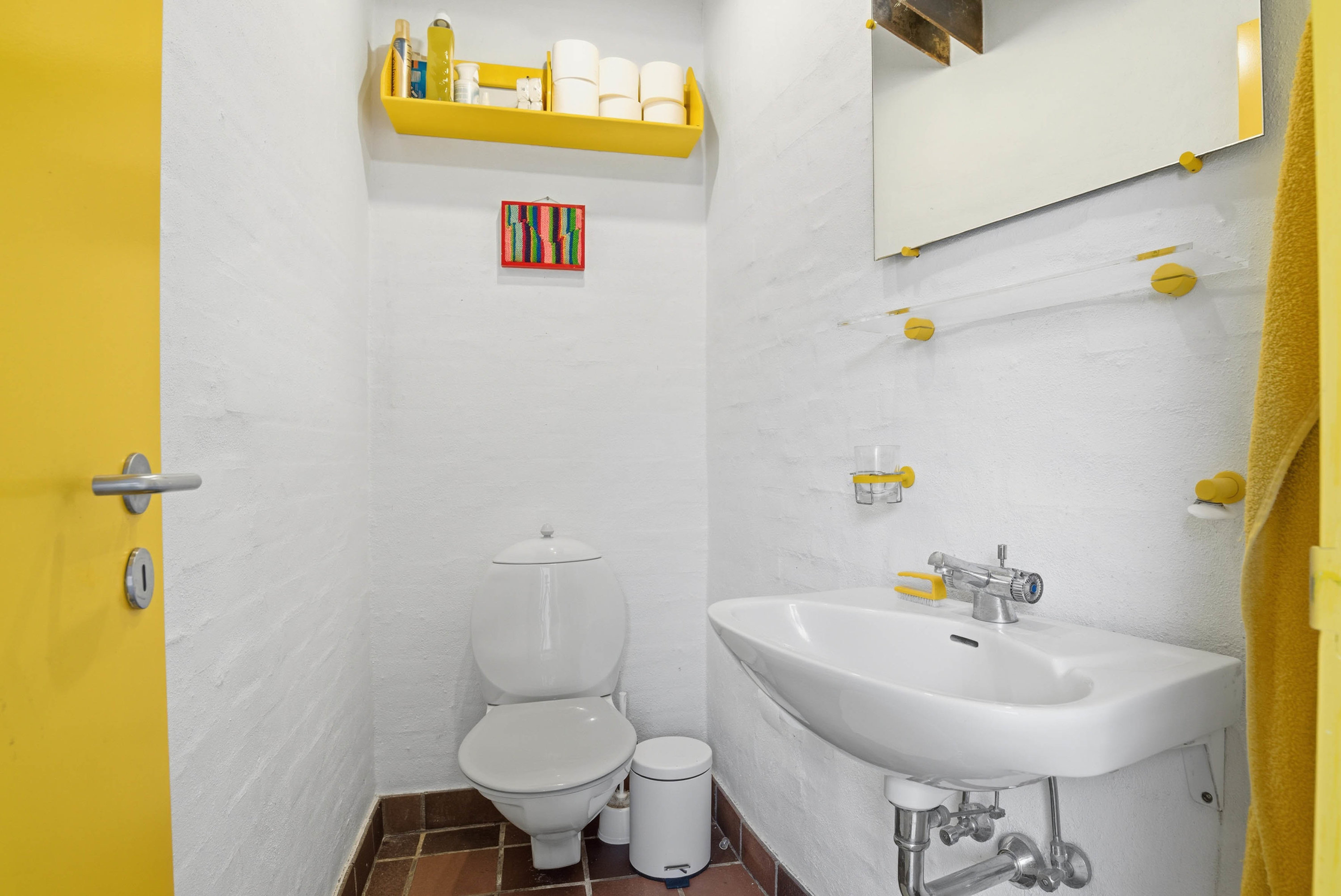 Fremhævet toilet billede i fuldskærmstilstand. Billede af Hafavej 63, Søndervig, 6950 Ringkøbing