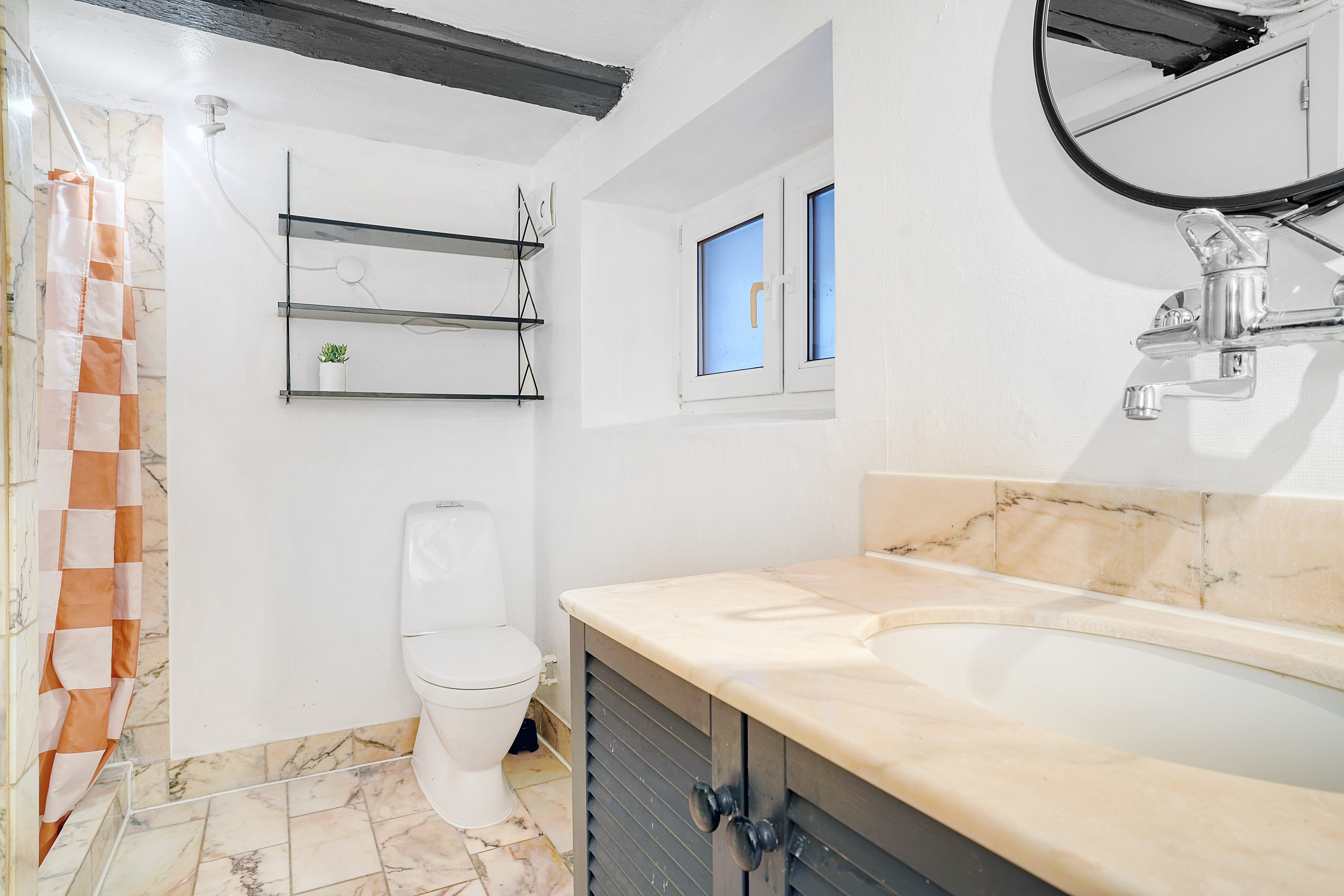 Fremhævet badeværelse billede i fuldskærmstilstand. Billede af Rosenkildevej 63, 3000 Helsingør