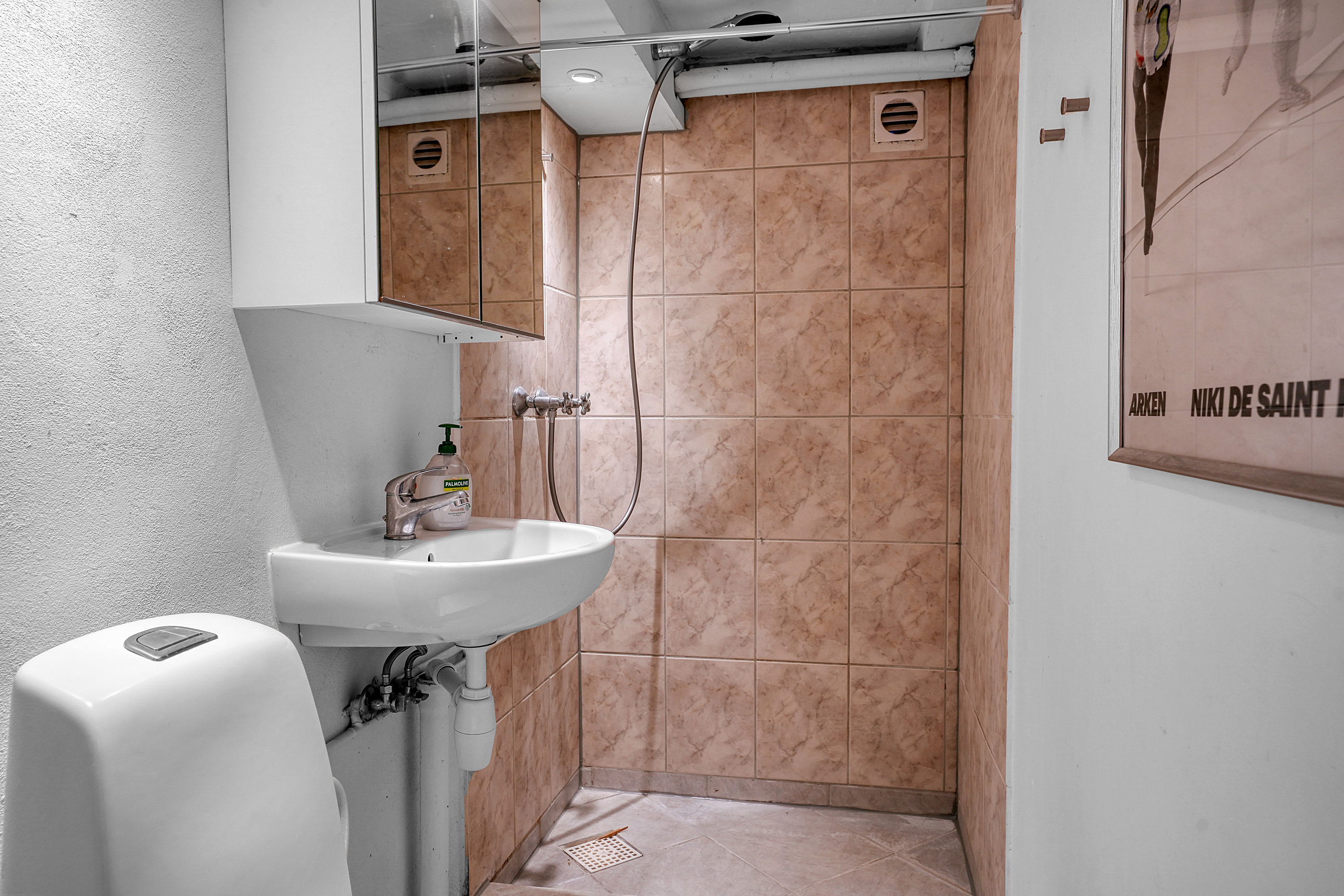 Fremhævet badeværelse billede i fuldskærmstilstand. Billede af Rosenkildevej 63, 3000 Helsingør