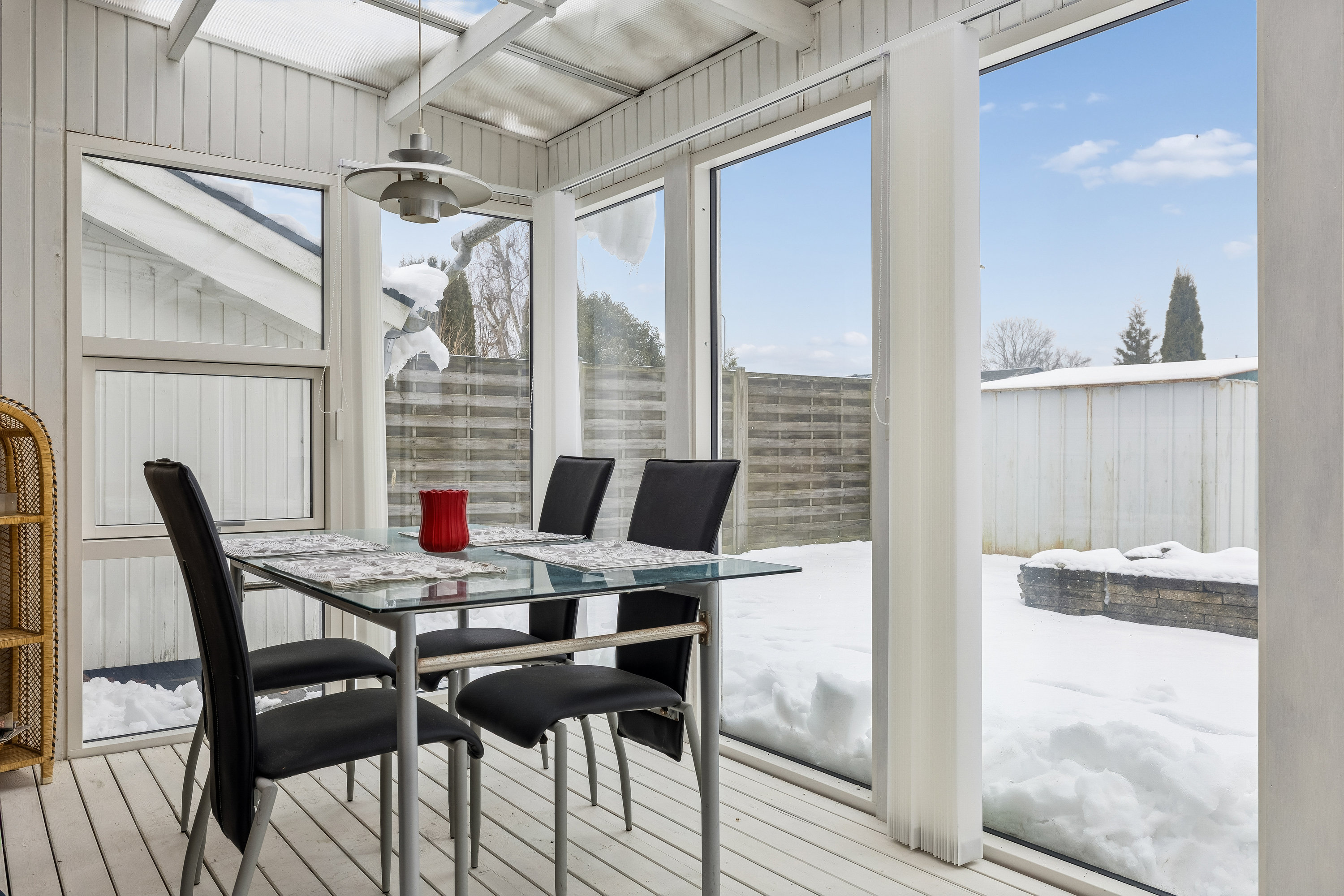 Fremhævet udestue billede i fuldskærmstilstand. Billede af Lykkegårdsvej 28, Snestrup, 5210 Odense NV