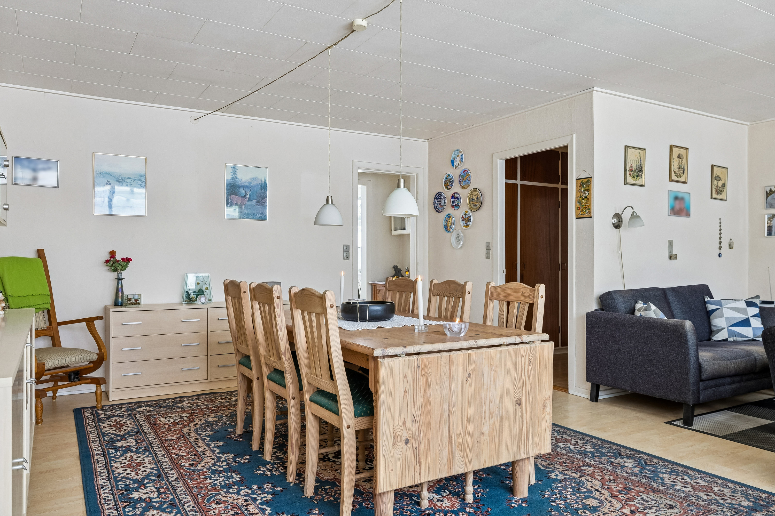 Fremhævet stue billede i fuldskærmstilstand. Billede af Lykkegårdsvej 28, Snestrup, 5210 Odense NV