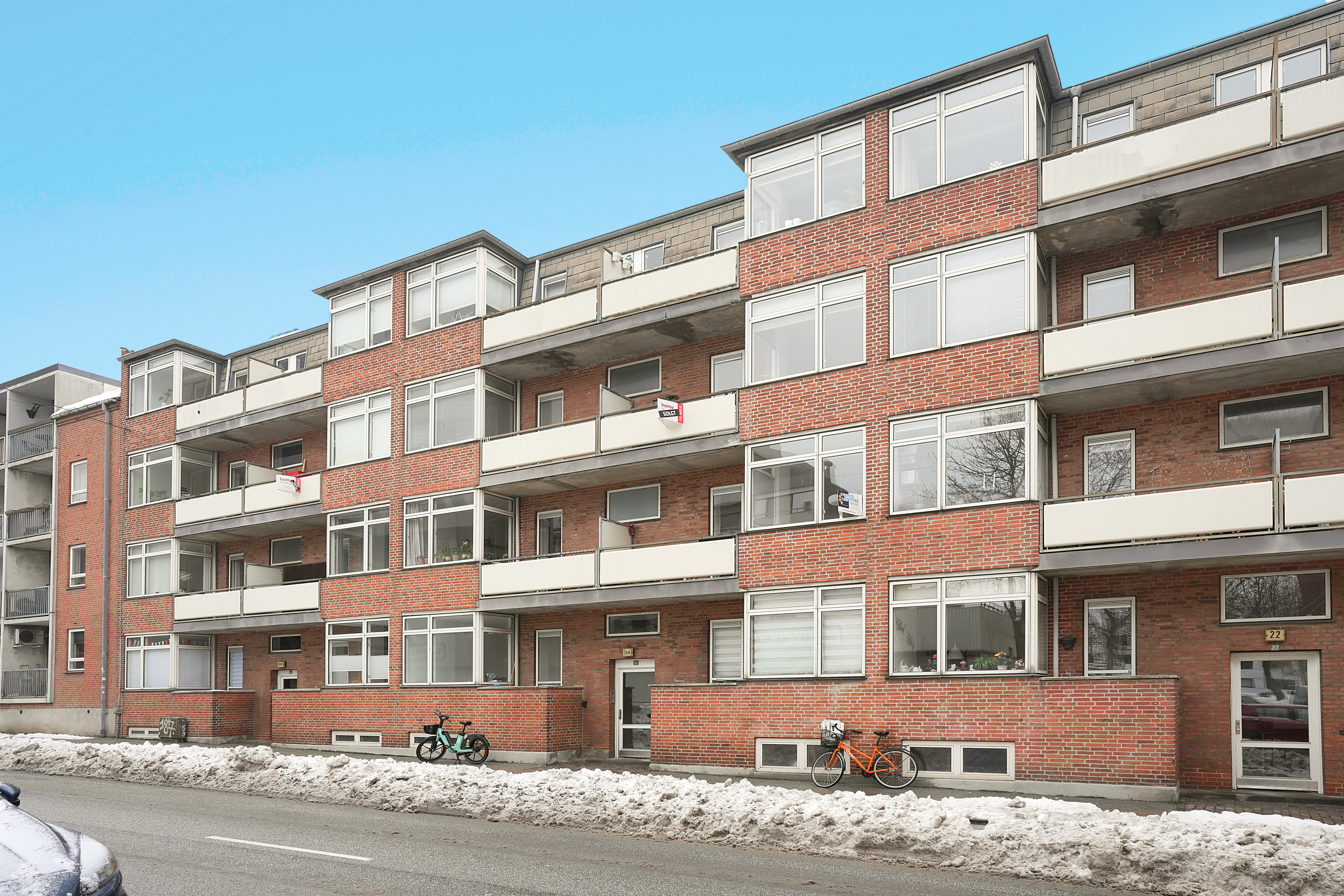 Fremhævet ejendommen billede i fuldskærmstilstand. Billede af Jernbane Allé 24A, 3. th., 2720 Vanløse